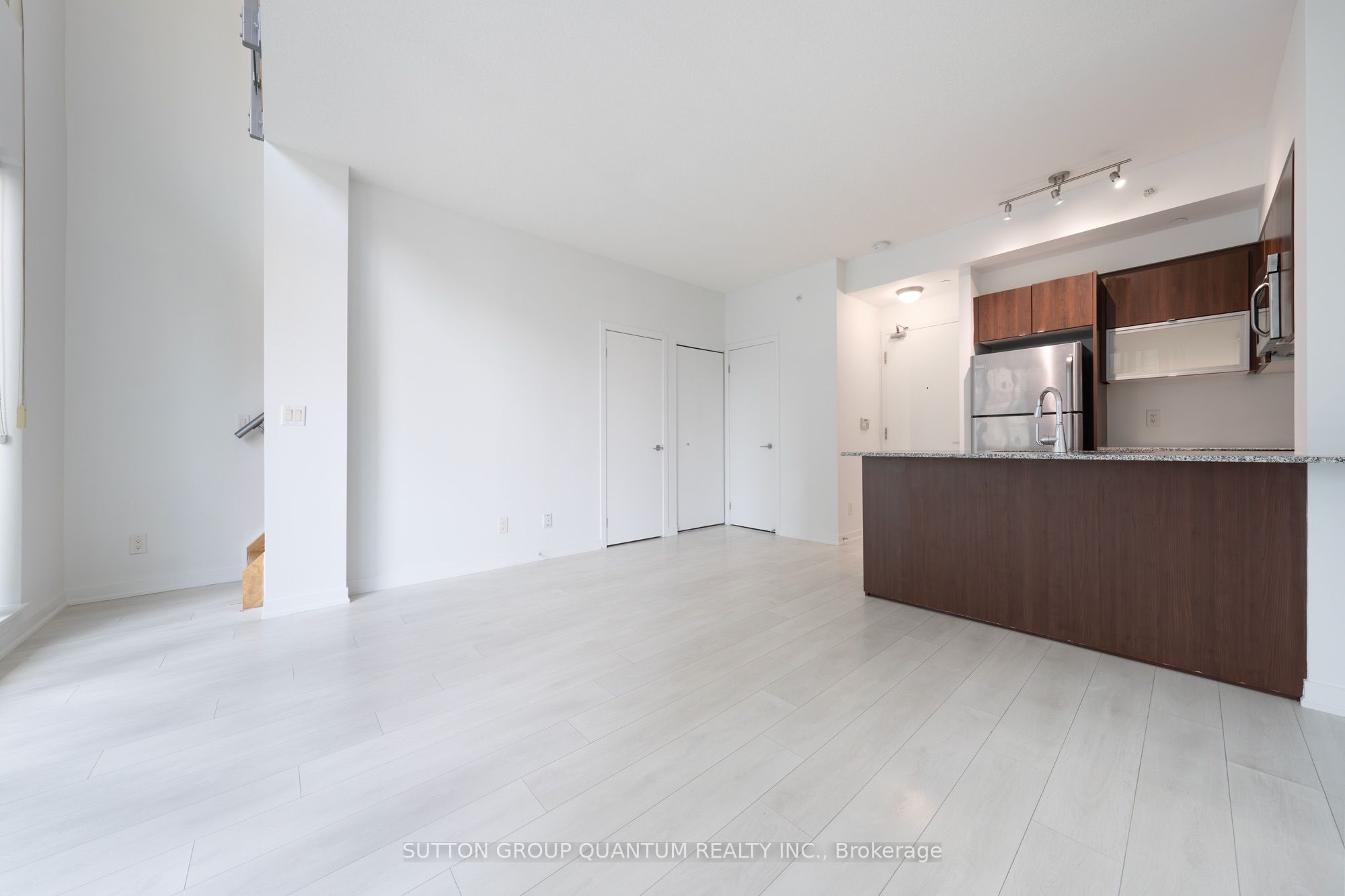 150 East Liberty Street 1012 Property Photo 5