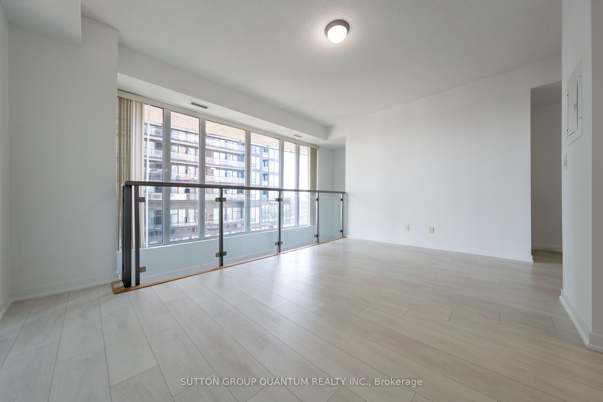 150 East Liberty Street 1012 Property Photo 11