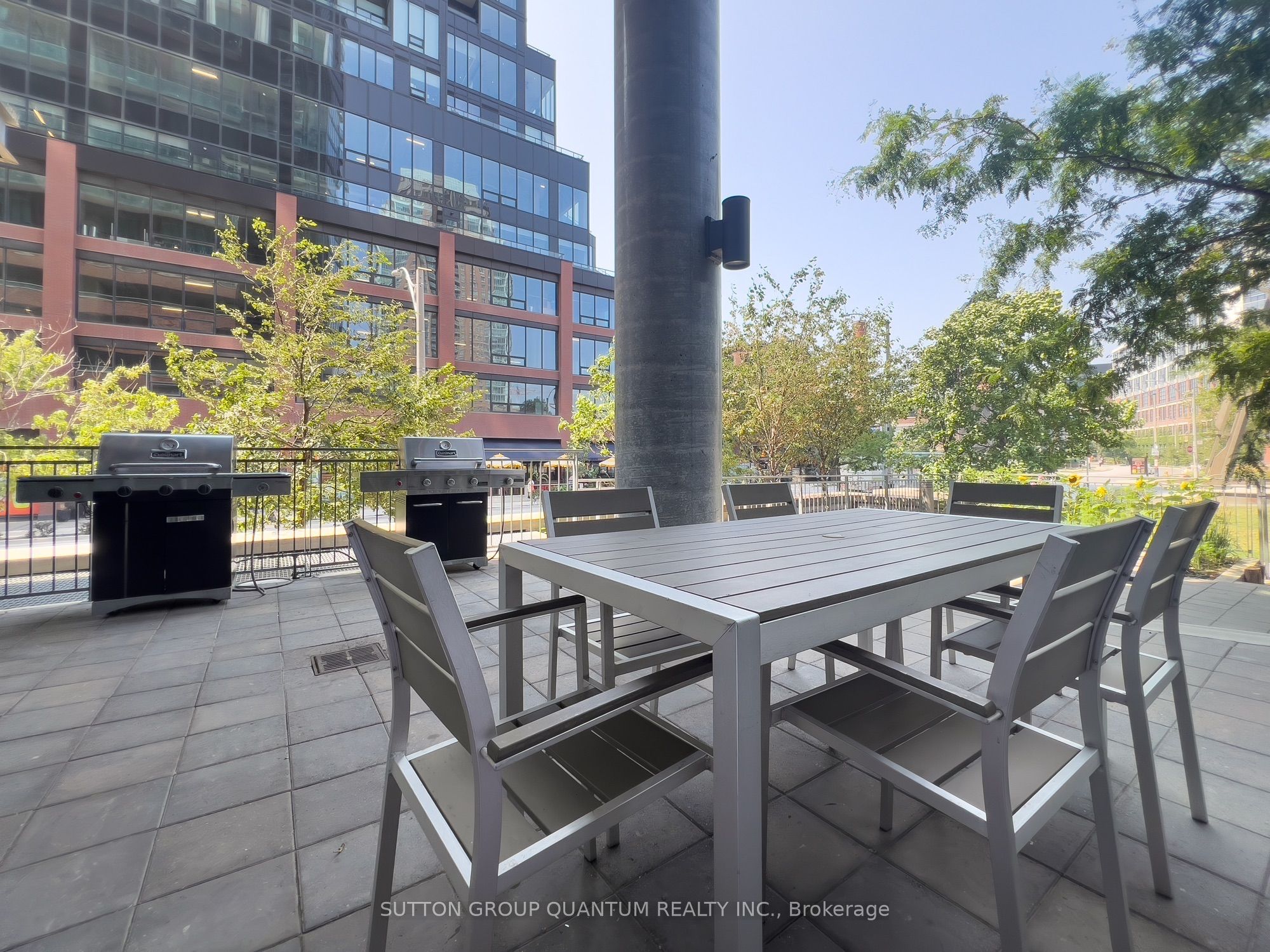 150 East Liberty Street 1012 Property Photo 28
