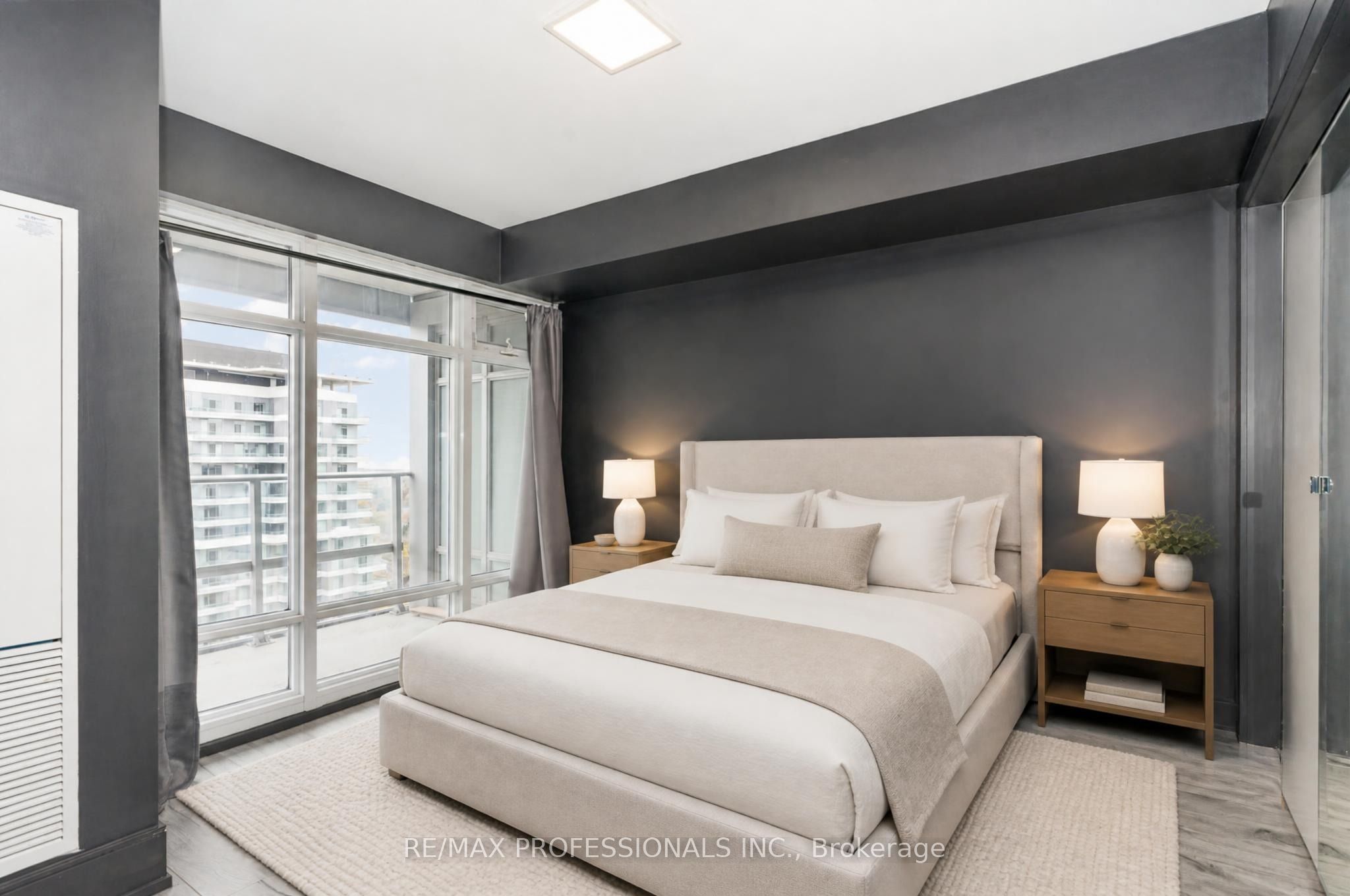 2191 Yonge Street 2901 Property Photo 3
