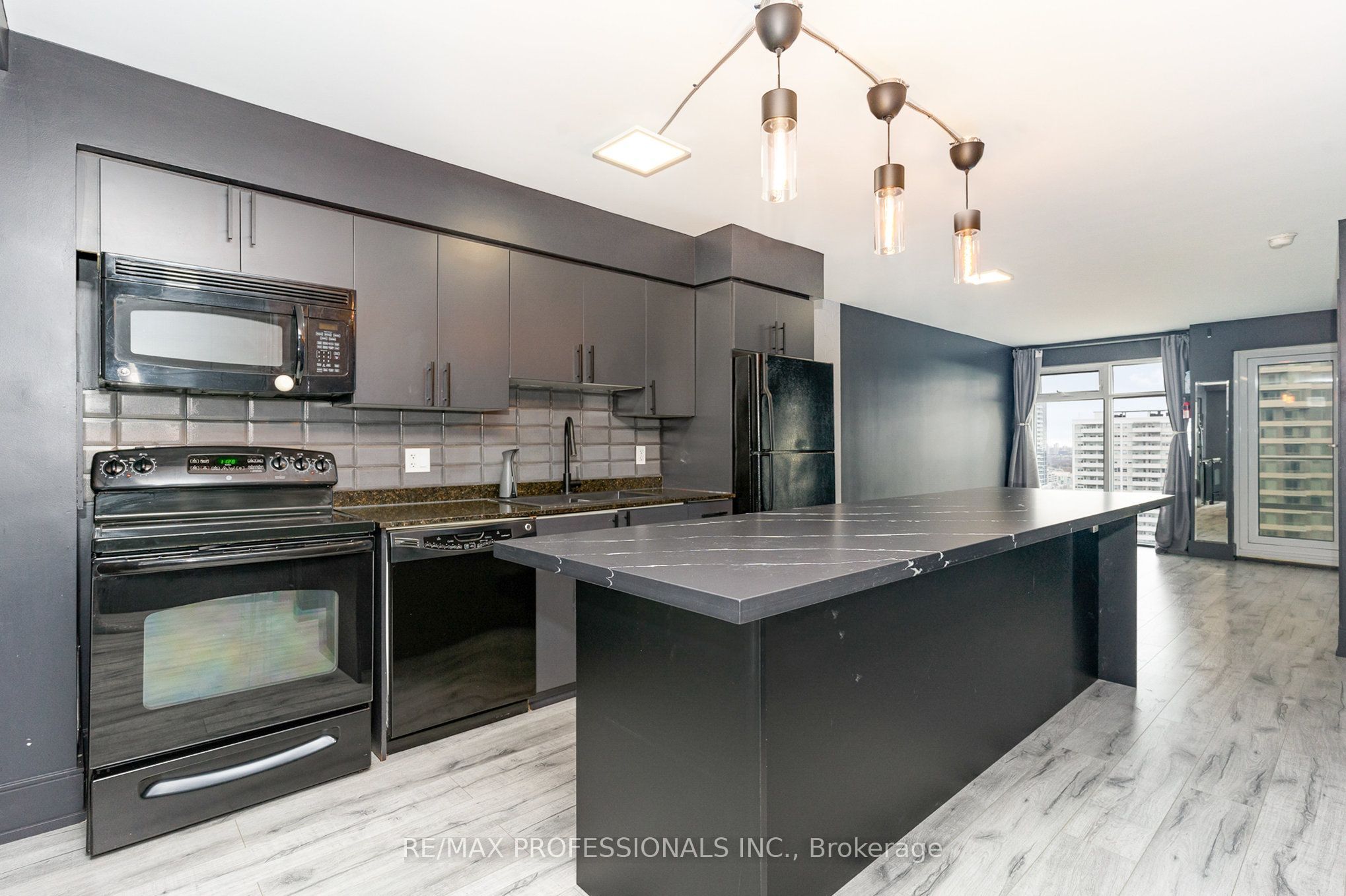 2191 Yonge Street 2901 Property Photo 5