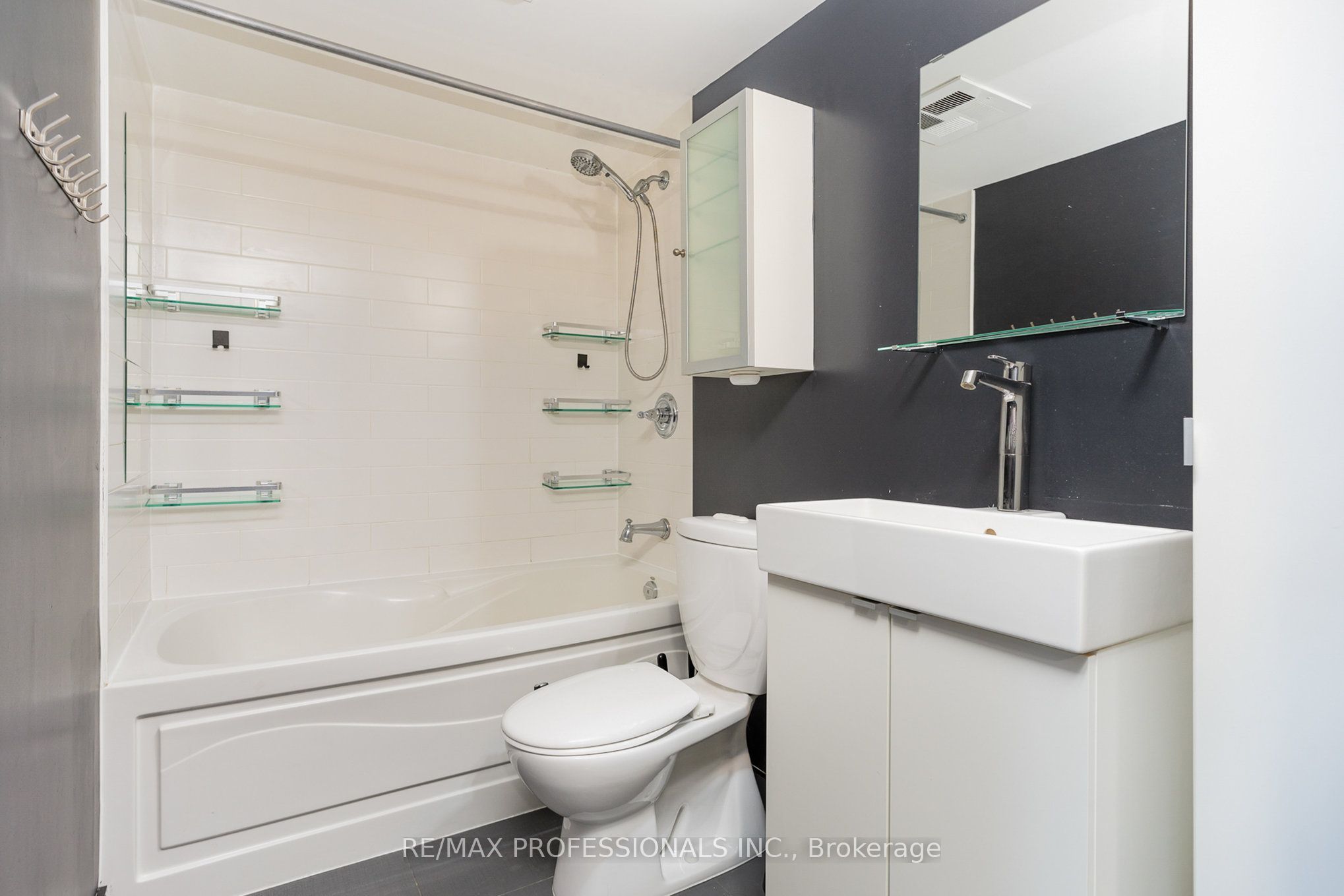 2191 Yonge Street 2901 Property Photo 6