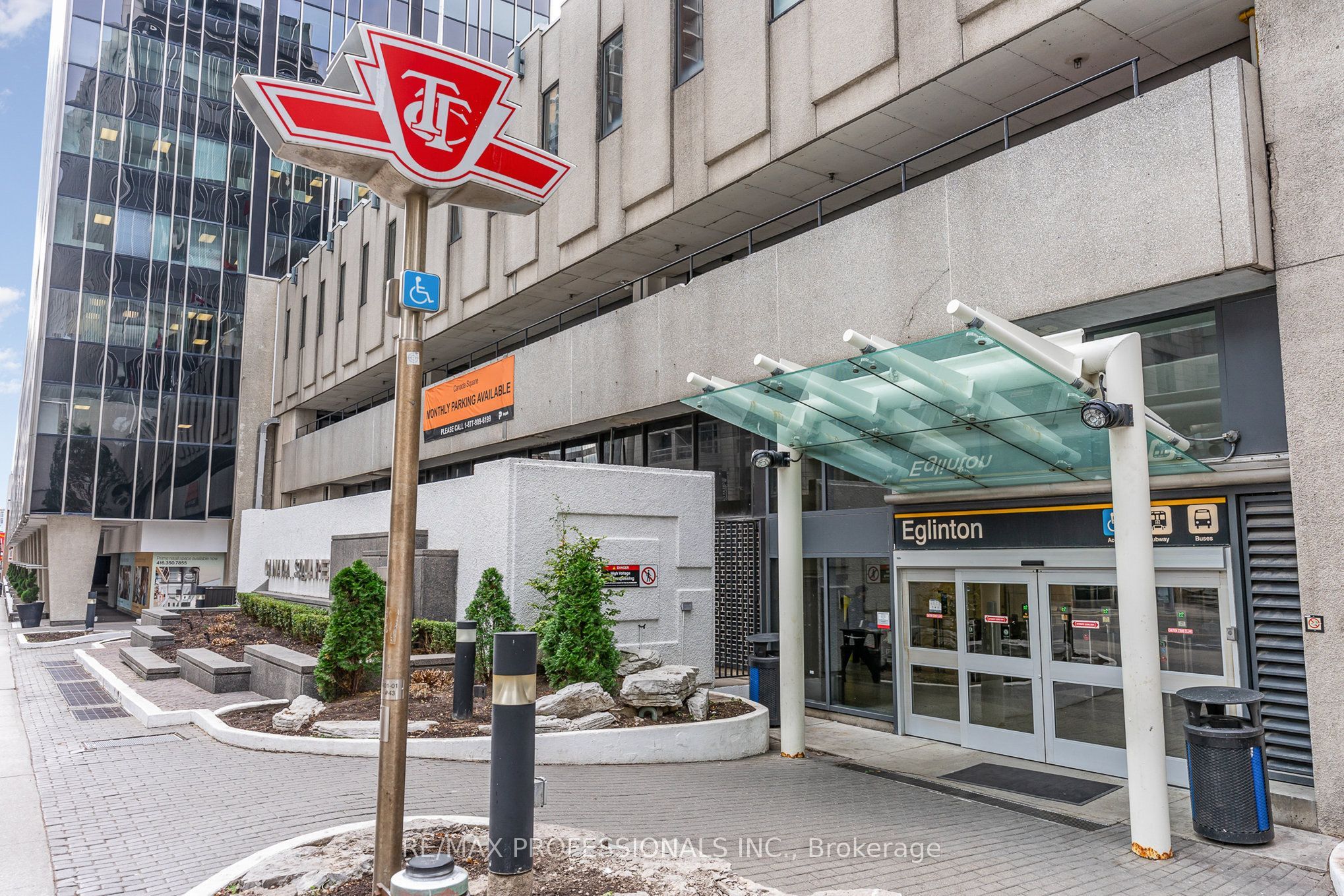2191 Yonge Street 2901 Property Photo 12