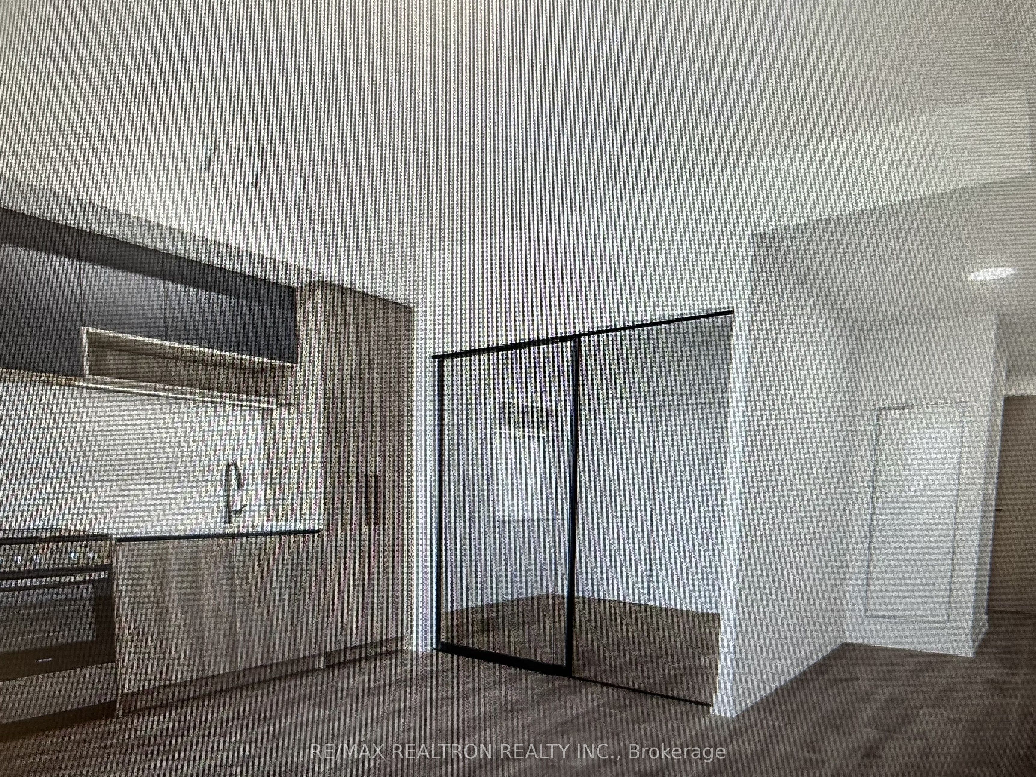 181 Sterling Road 918 Property Photo 3