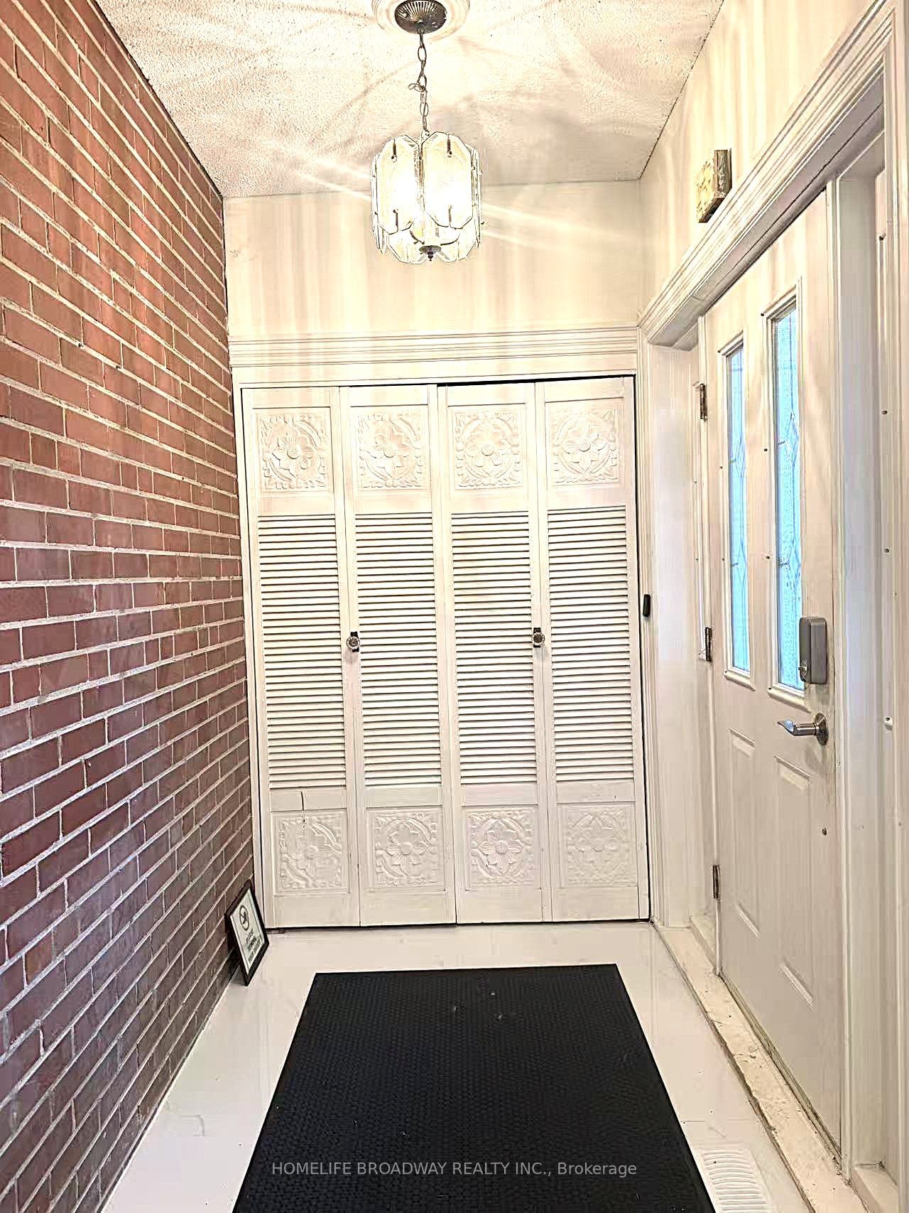 C14116566 Property Photo 4