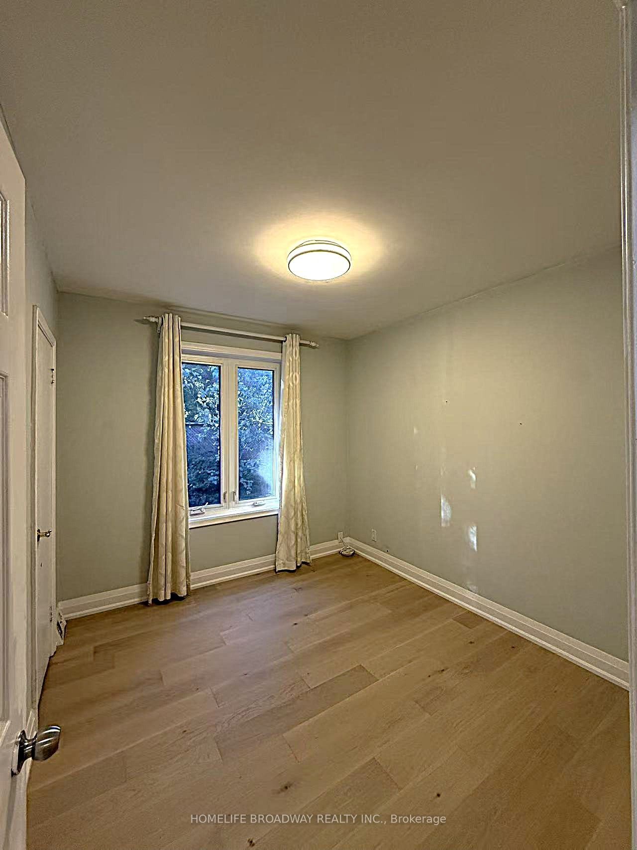C14116566 Property Photo 17