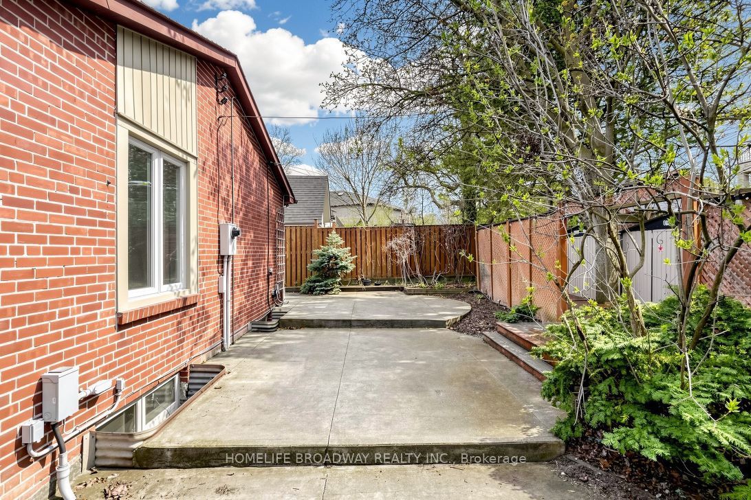 C14116566 Property Photo 34