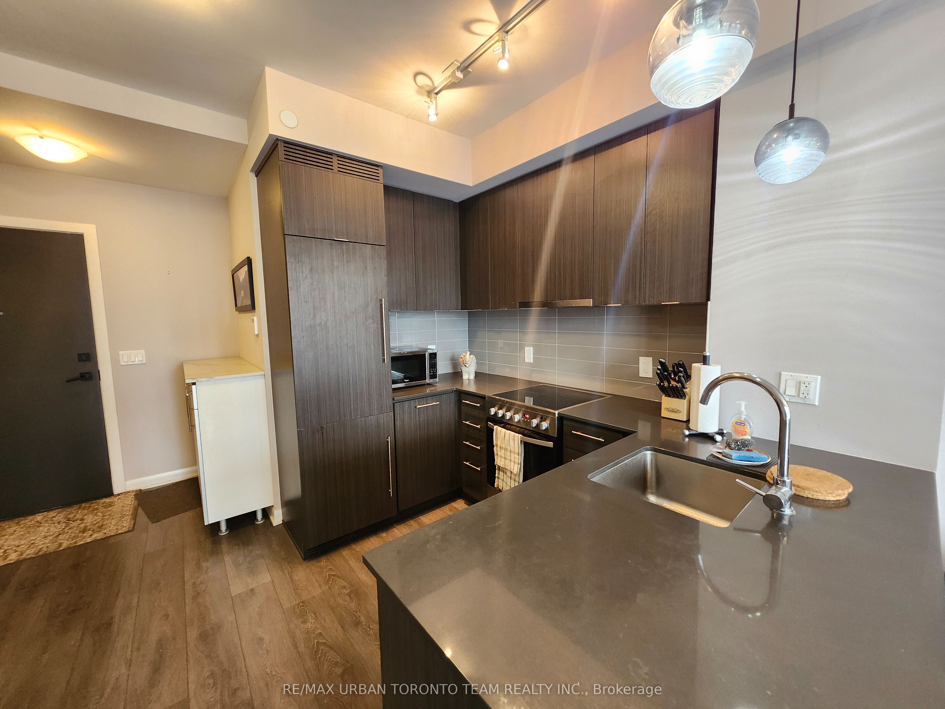 435 Richmond Street W 1505 Property Photo 7