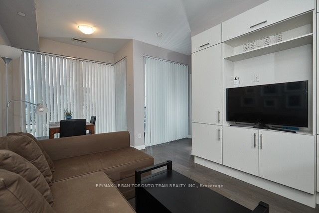 435 Richmond Street W 1505 Property Photo 10