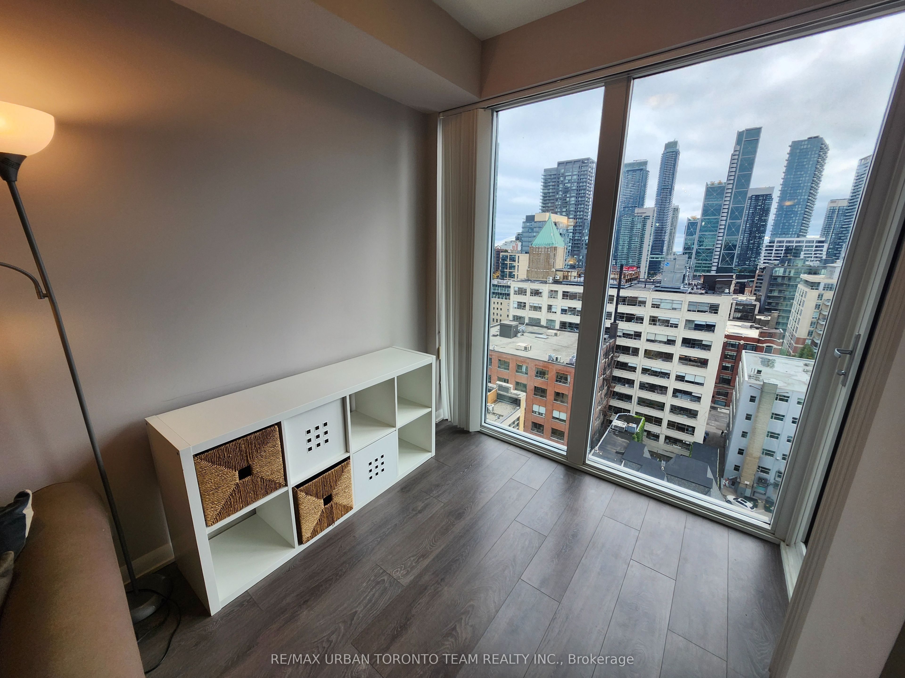435 Richmond Street W 1505 Property Photo 11