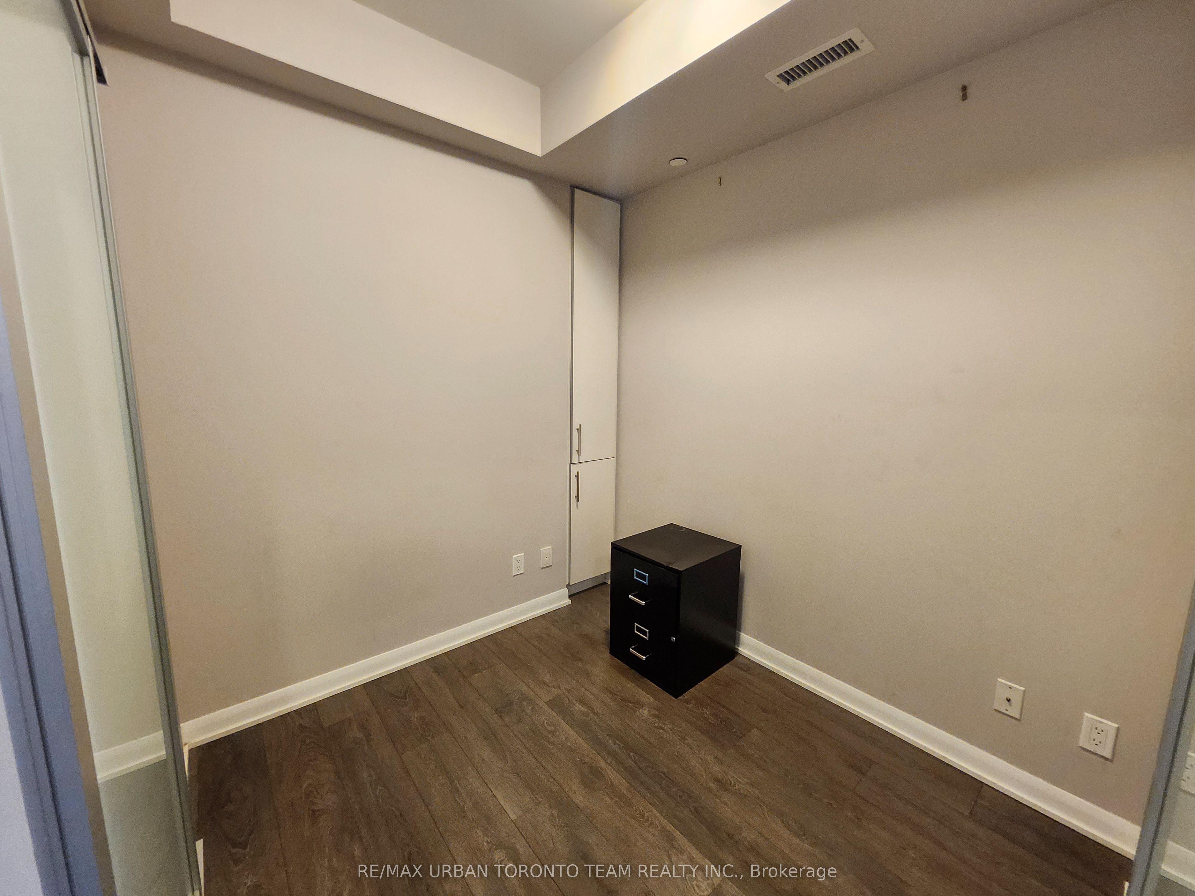 435 Richmond Street W 1505 Property Photo 14