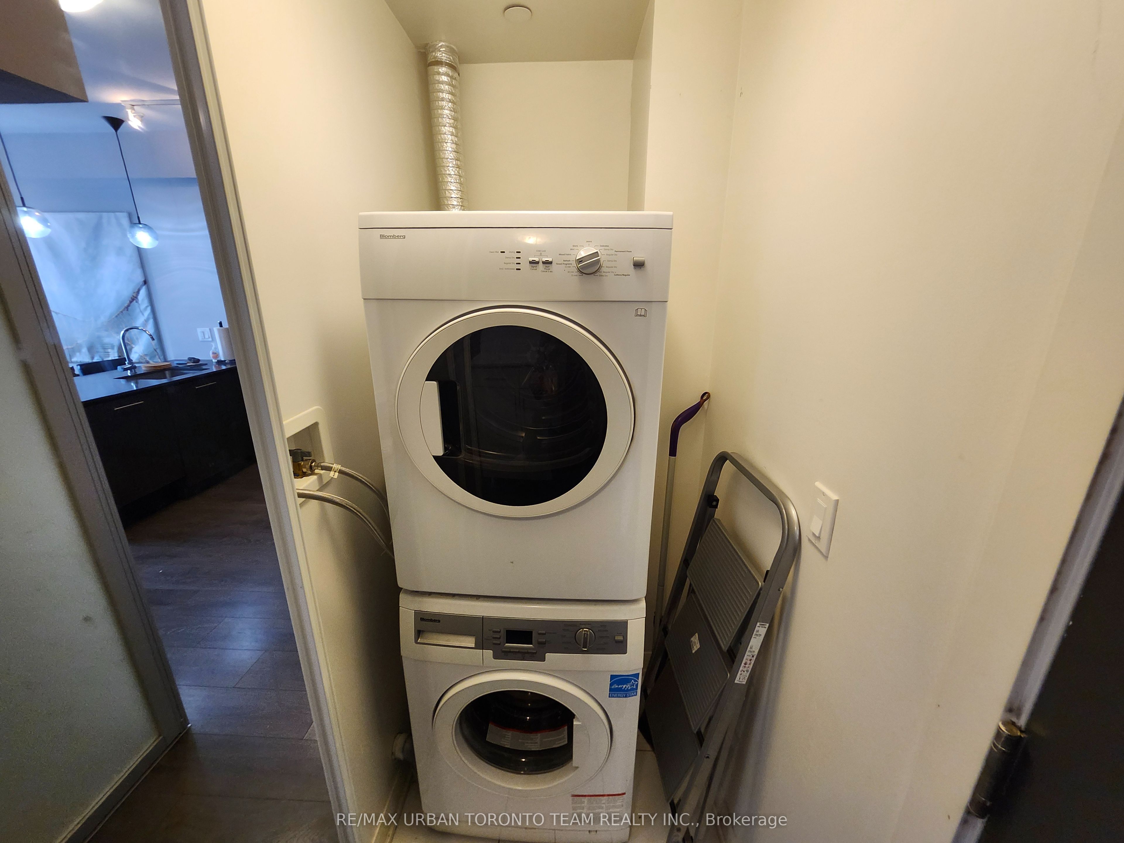 435 Richmond Street W 1505 Property Photo 23