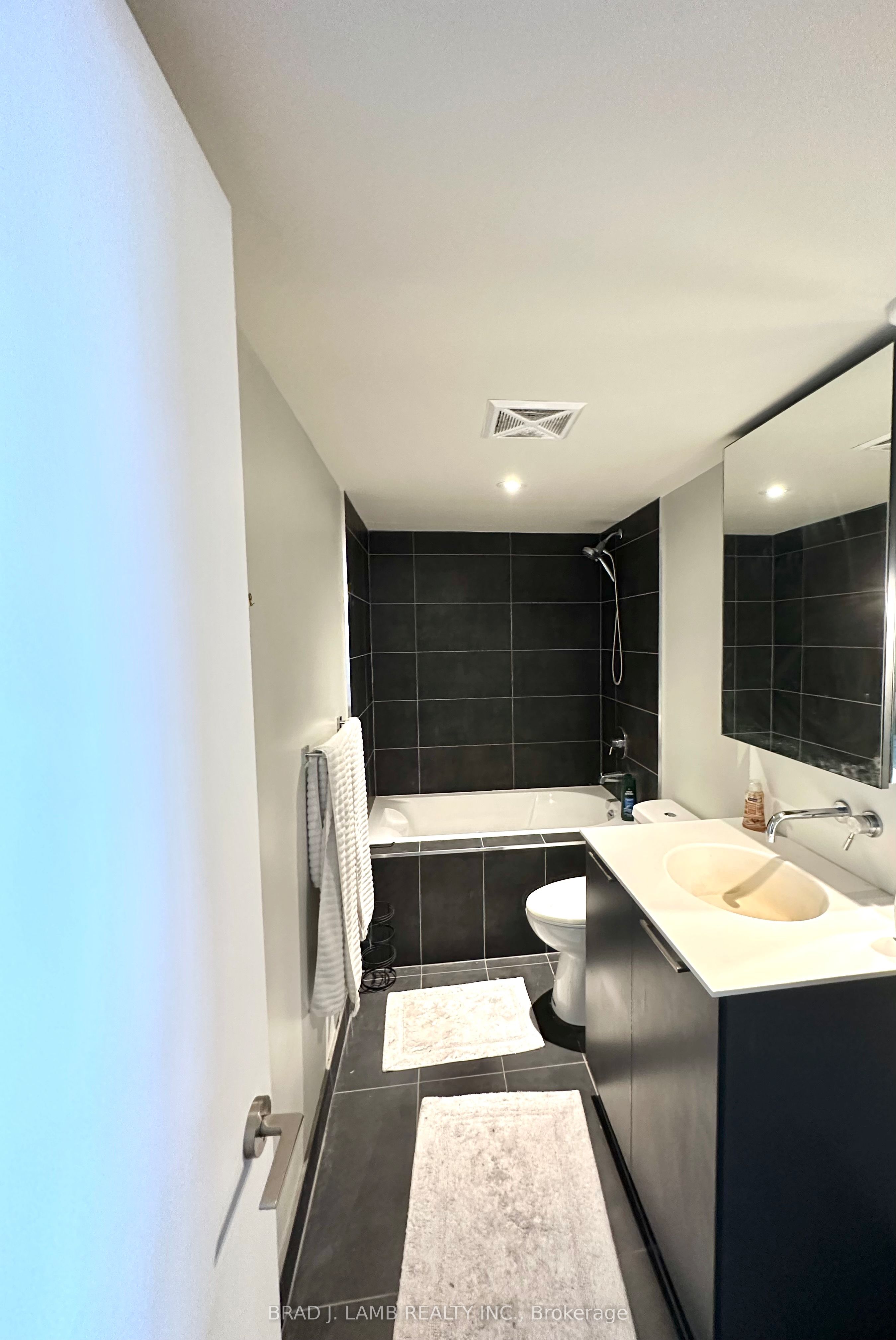 650 King Street 513 Property Photo 2