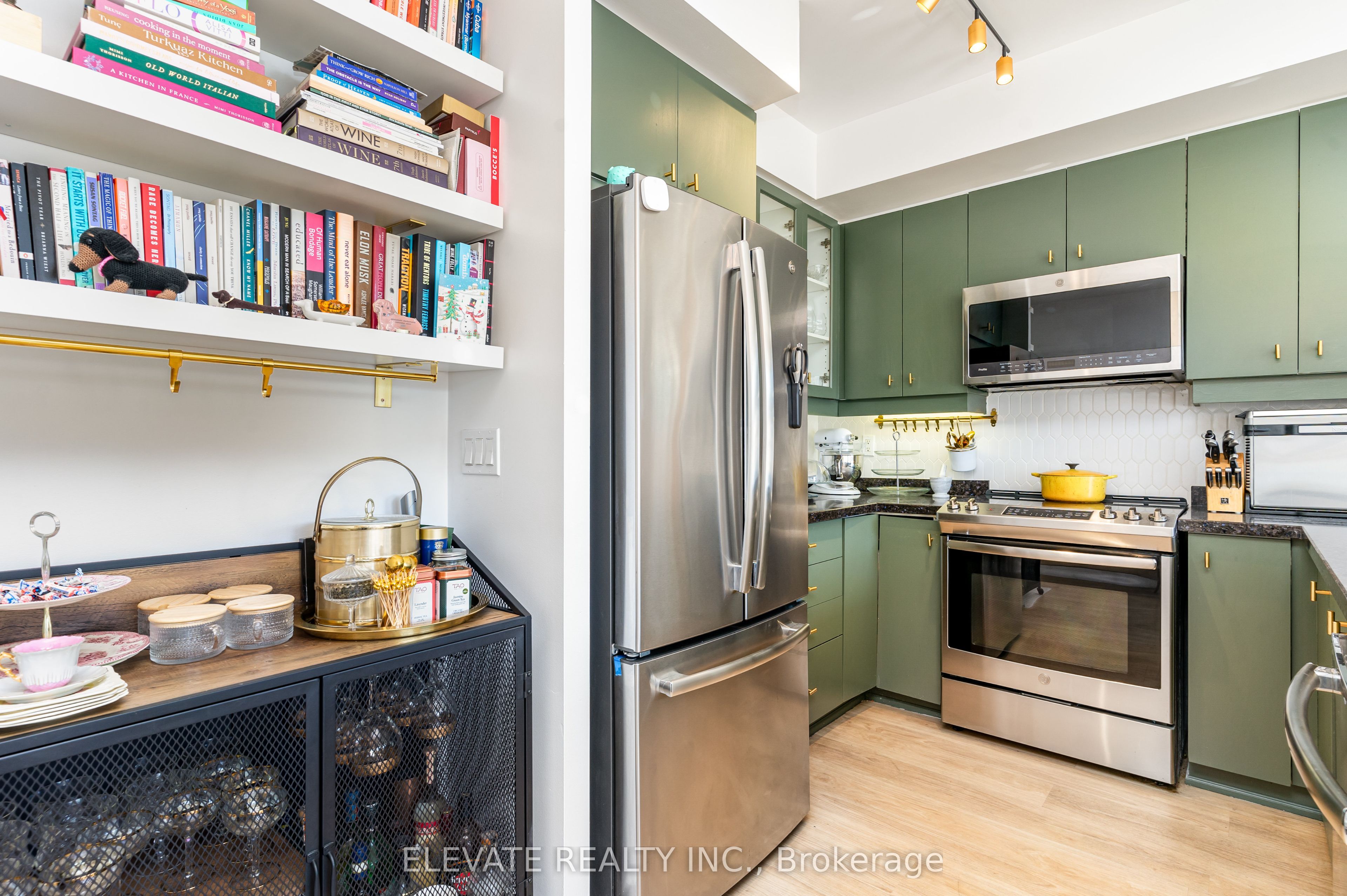 168 King Street E 802 Property Photo 8