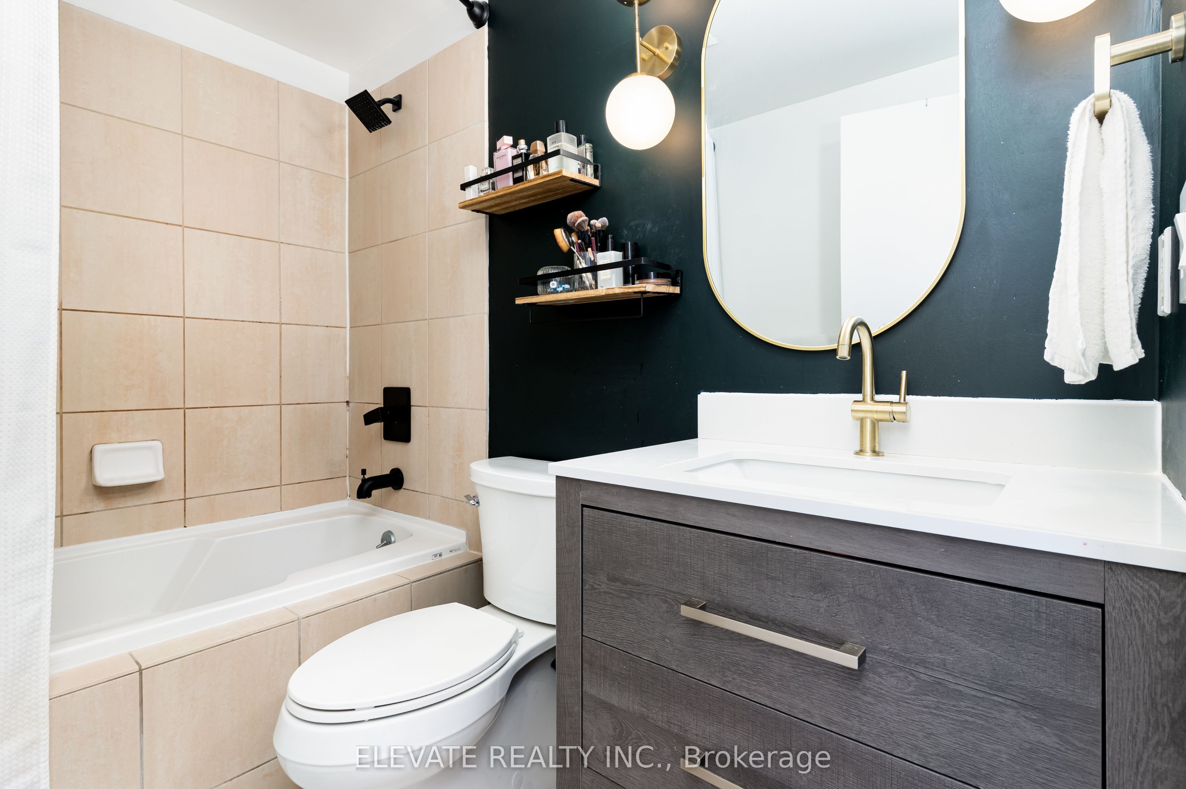 168 King Street E 802 Property Photo 14