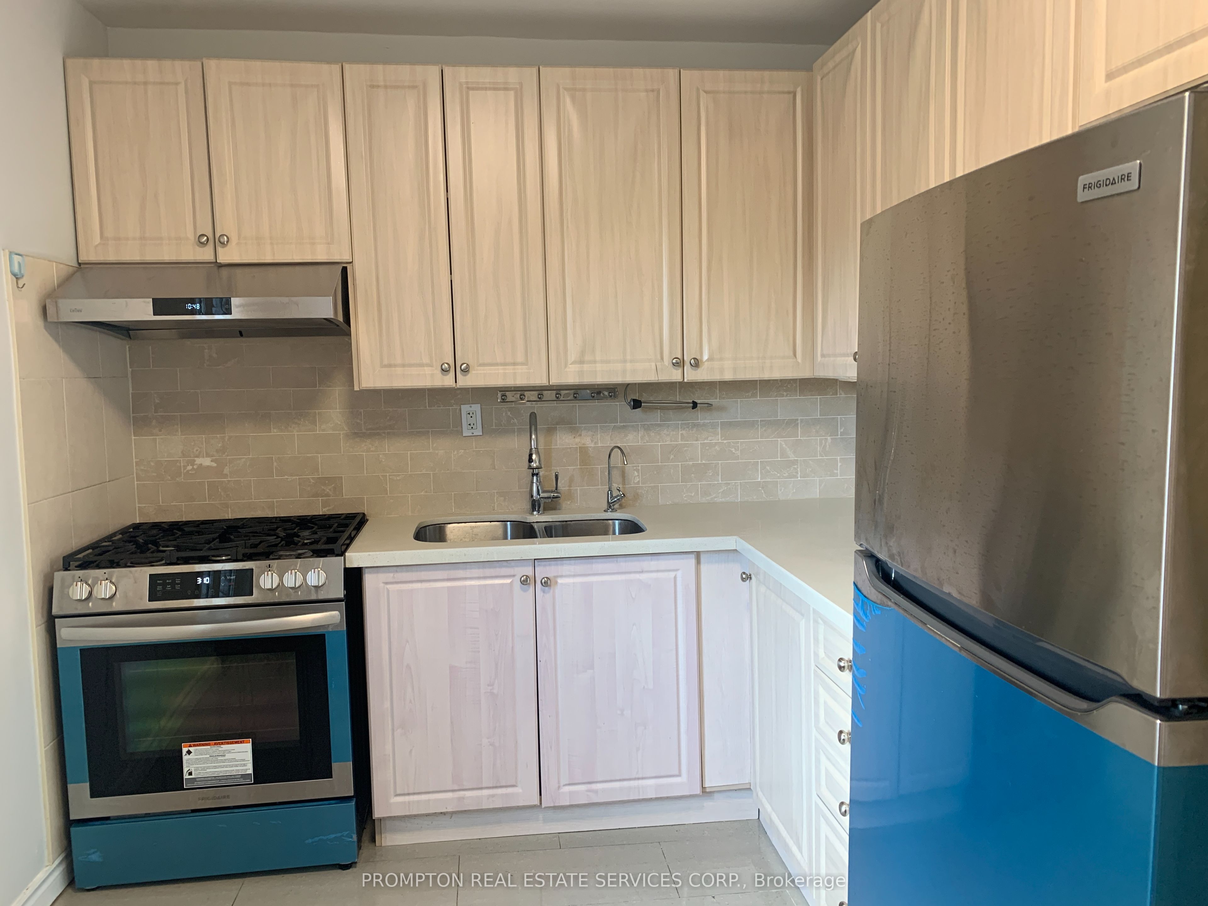 700 Dufferin Street Property Photo 4