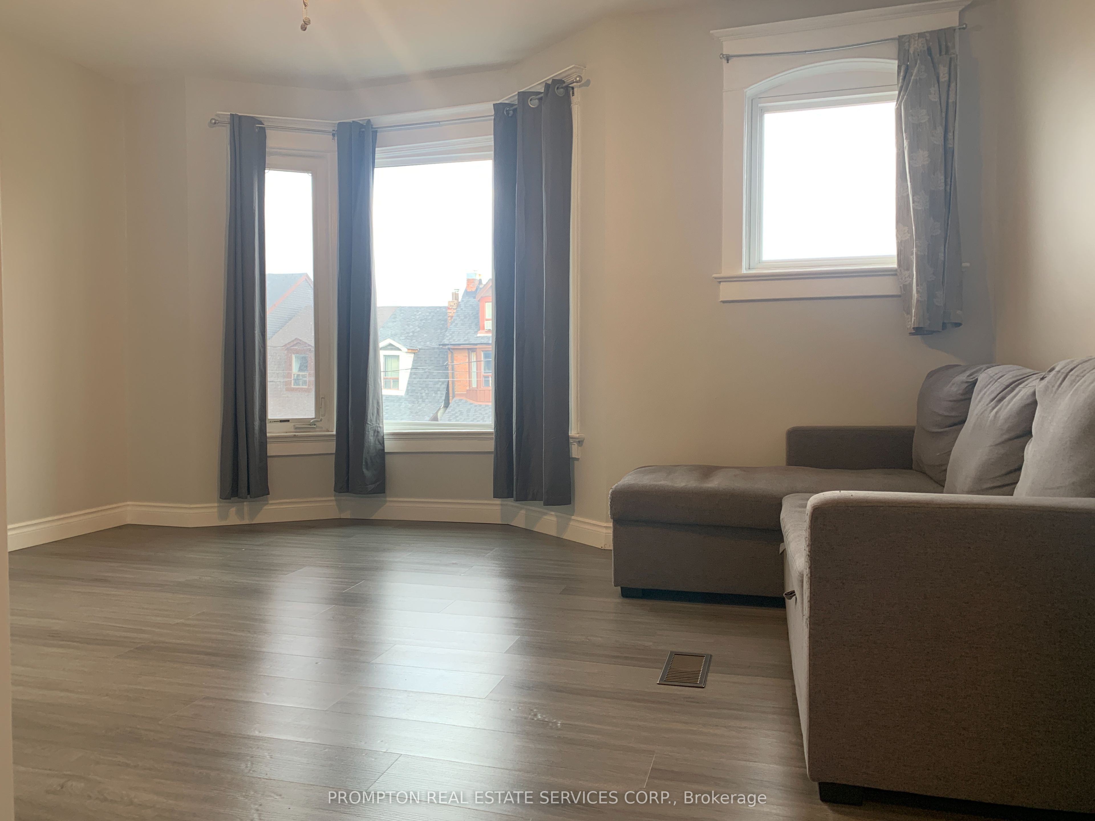 700 Dufferin Street Property Photo 5