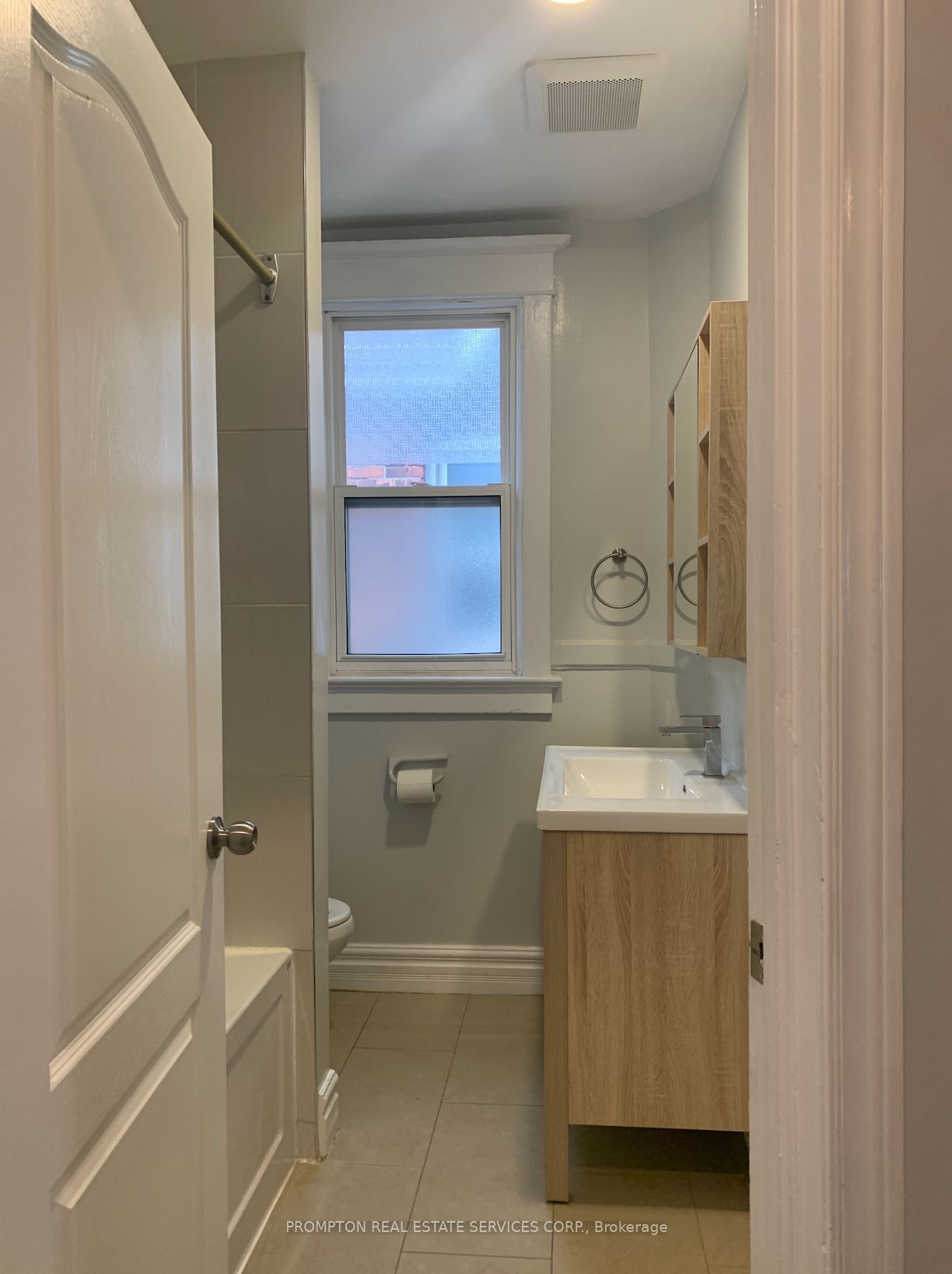 700 Dufferin Street Property Photo 6