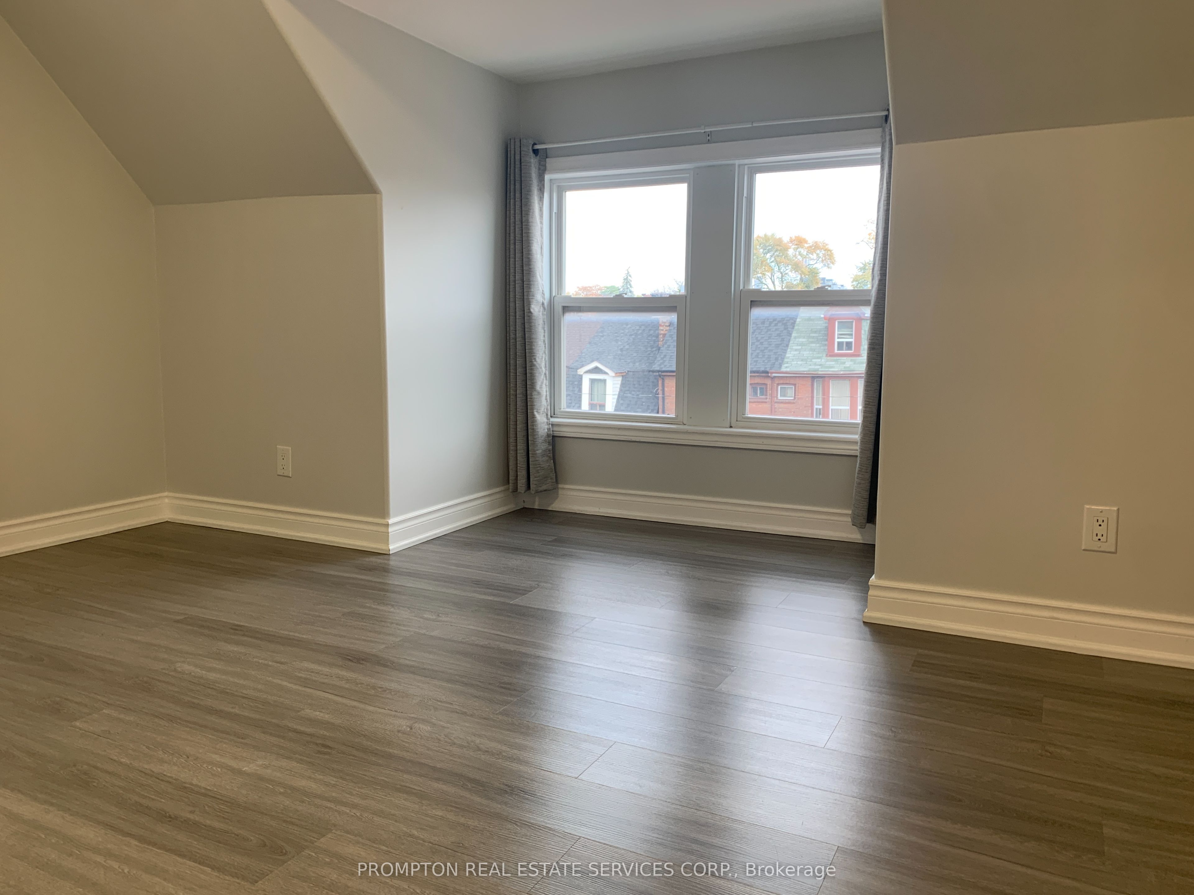 700 Dufferin Street Property Photo 7