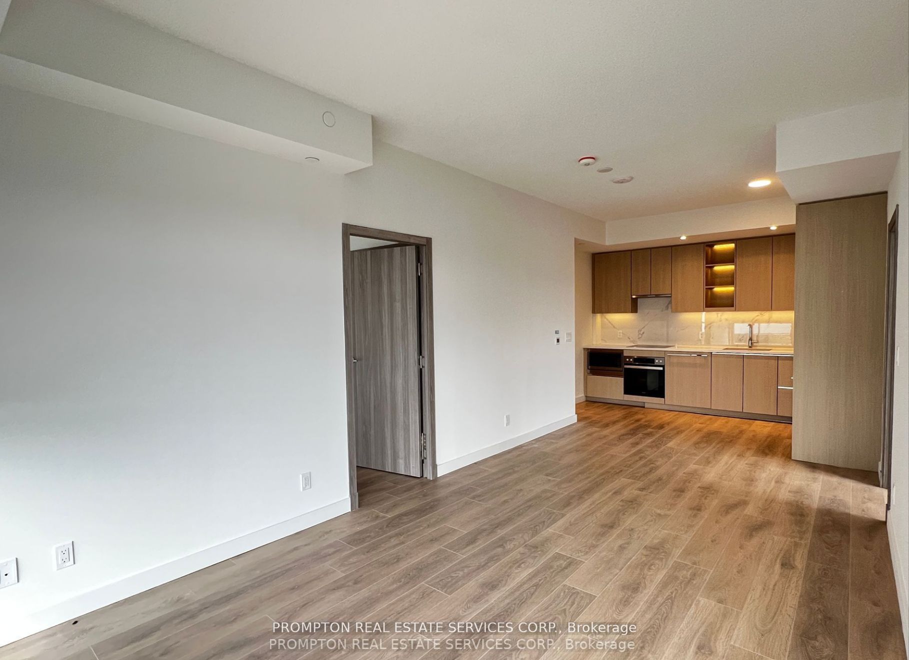 27 Mcmahon Drive 503 Property Photo 7