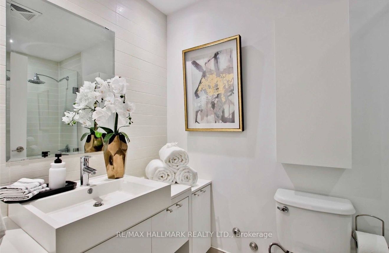 5 Hanna Avenue 108 Property Photo 15