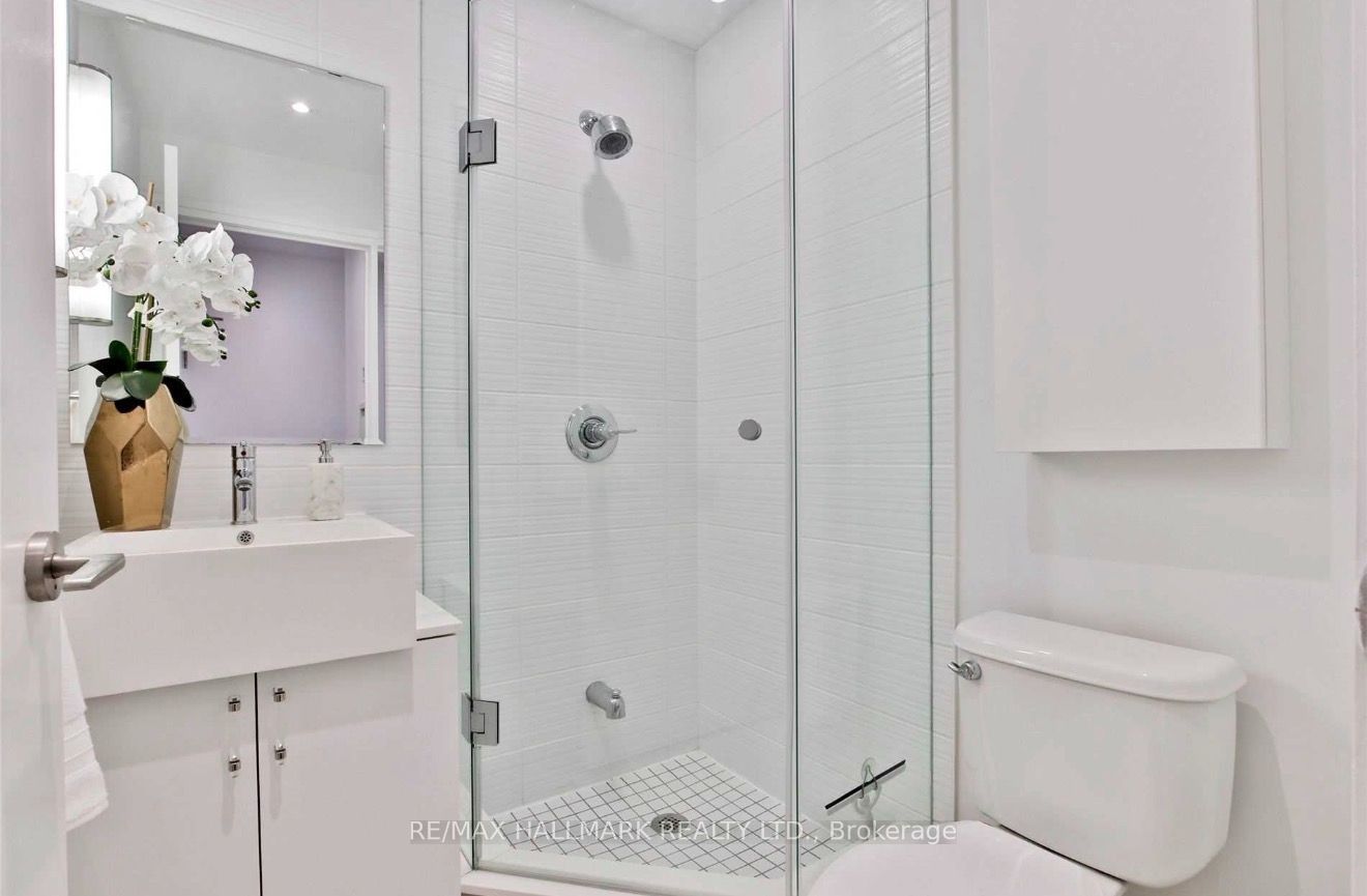 5 Hanna Avenue 108 Property Photo 21