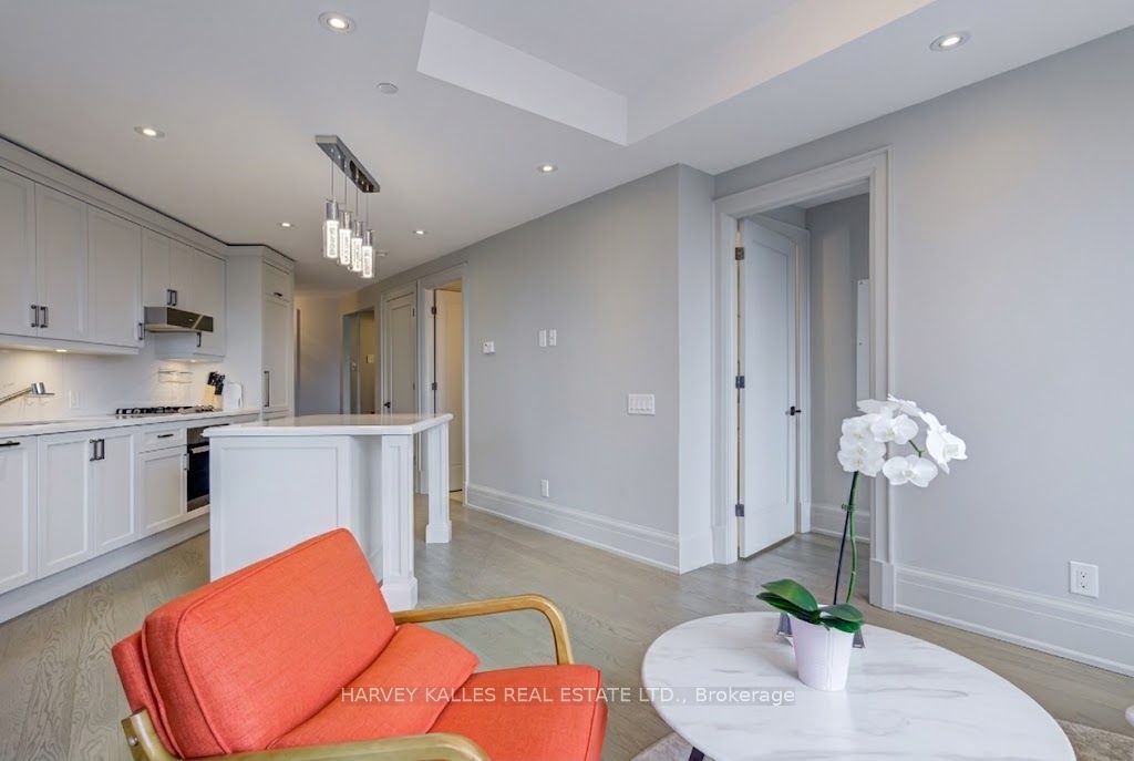 181 Davenport Road 302 Property Photo 7