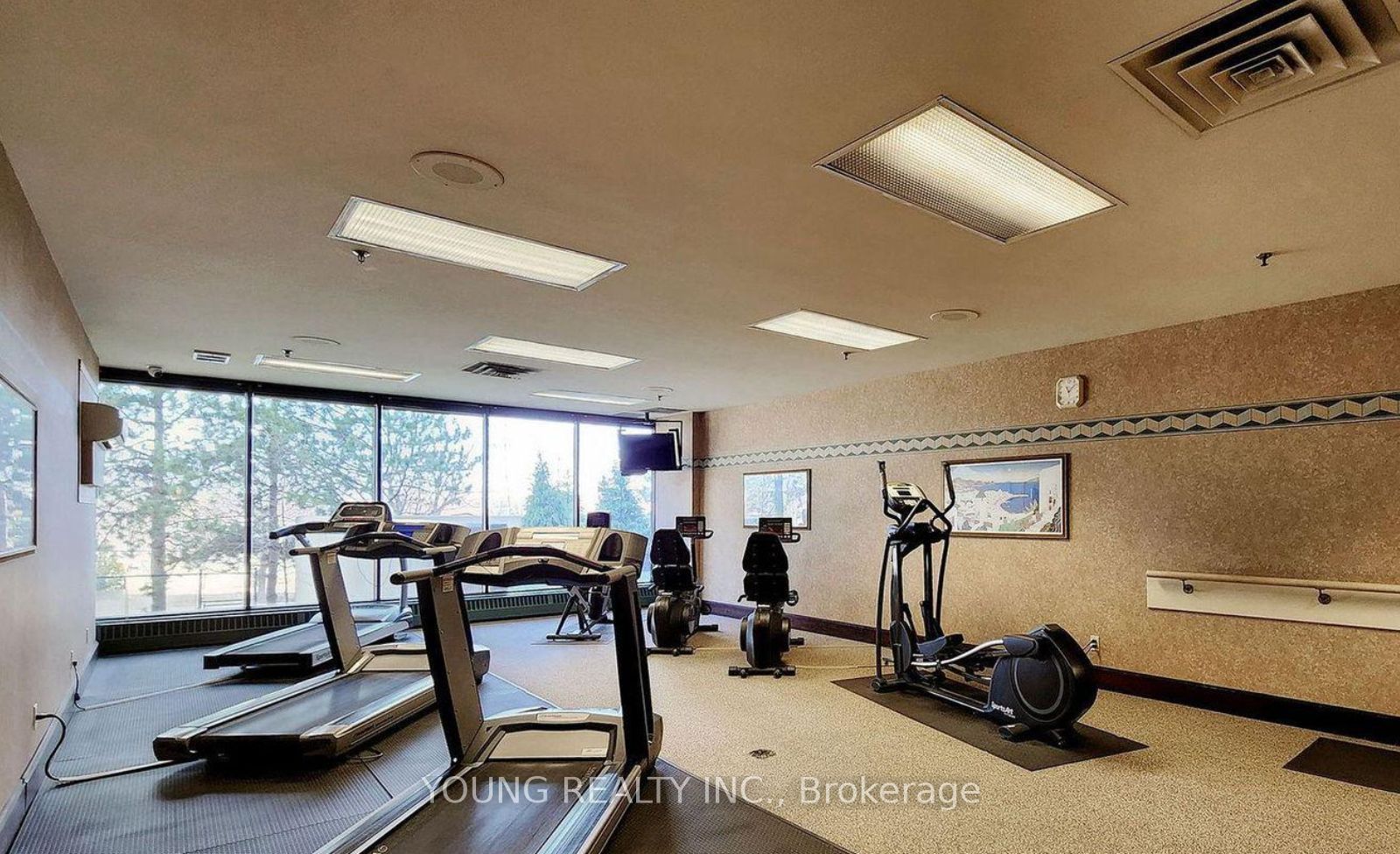 85 Skymark Drive 1001 Property Photo 12