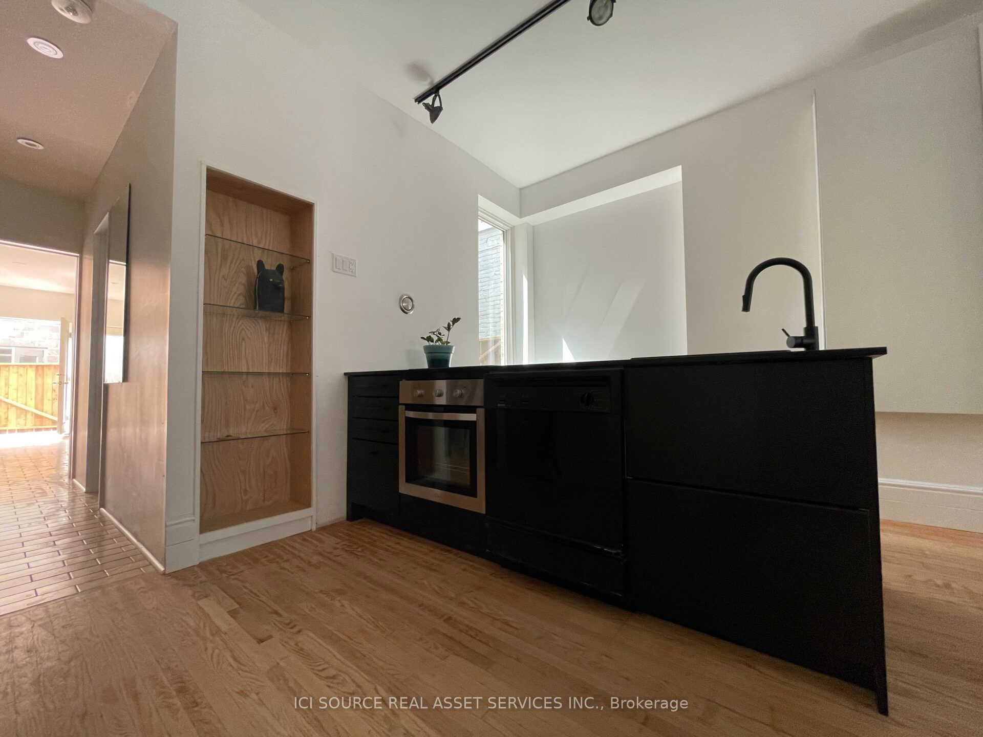 60 Beverley Street 2 Property Photo 1
