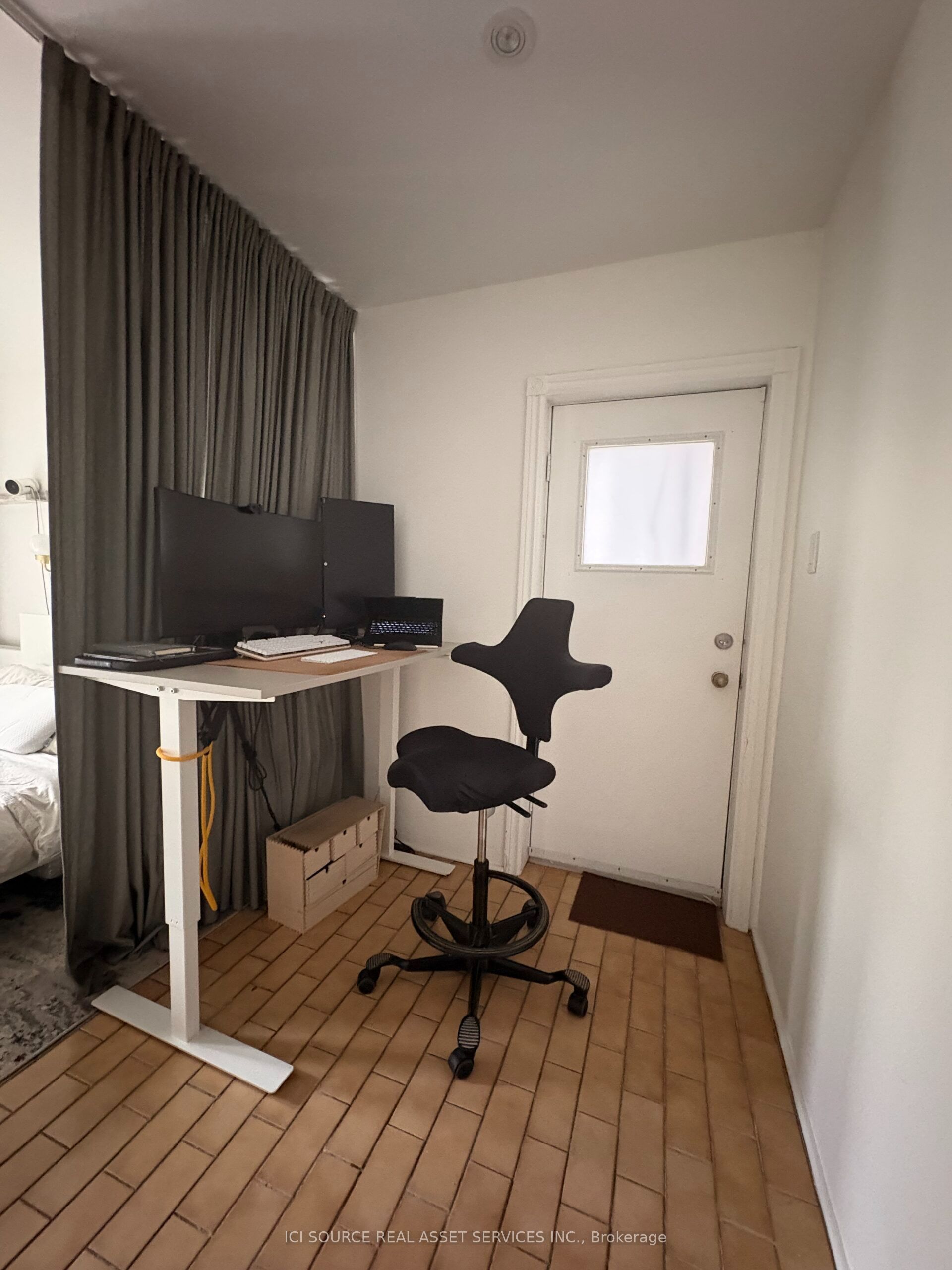 60 Beverley Street 2 Property Photo 7