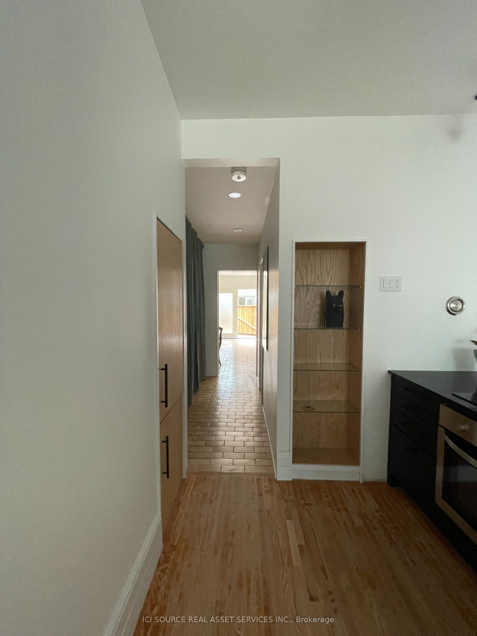 60 Beverley Street 2 Property Photo 9