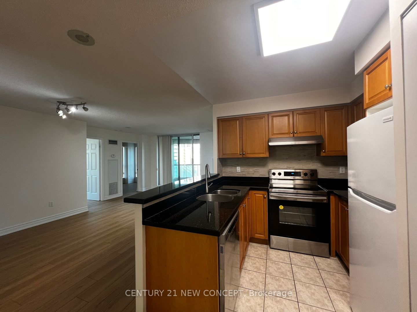 7 Lorraine Drive 1703 Property Photo 5