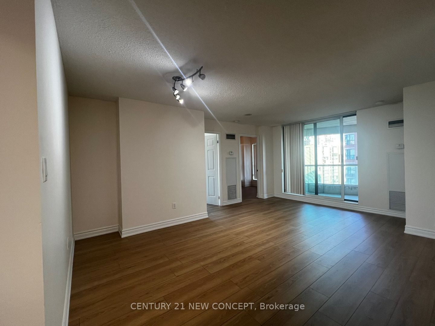 7 Lorraine Drive 1703 Property Photo 6