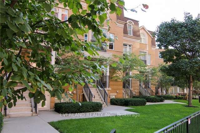 99 Pleasant Boulevard Property Photo 1