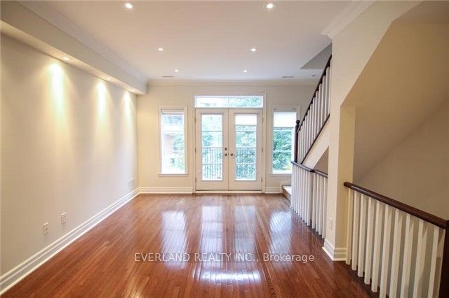 99 Pleasant Boulevard Property Photo 6