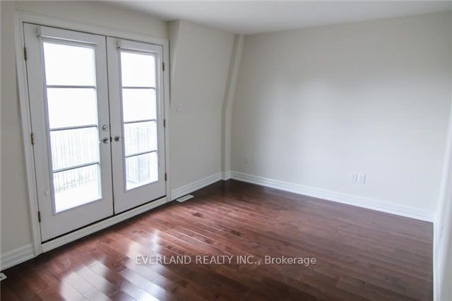 99 Pleasant Boulevard Property Photo 7