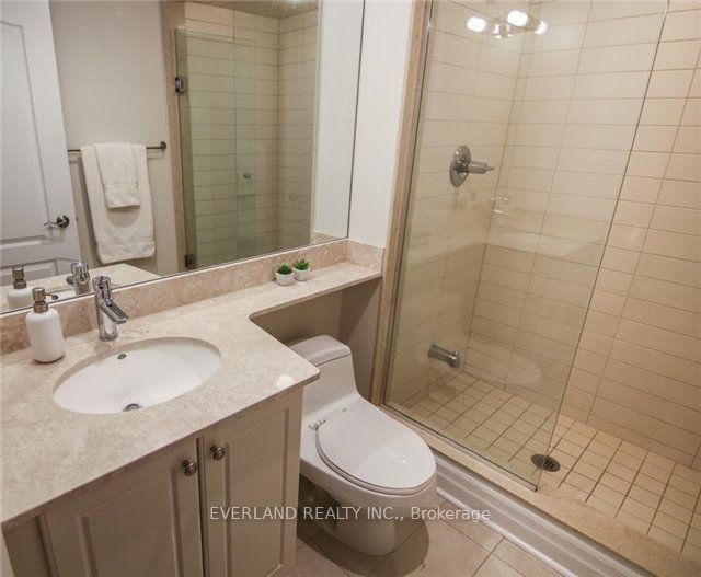 99 Pleasant Boulevard Property Photo 8
