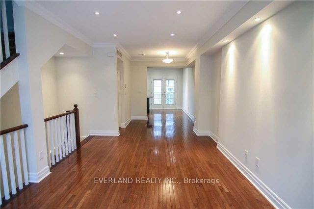 99 Pleasant Boulevard Property Photo 9