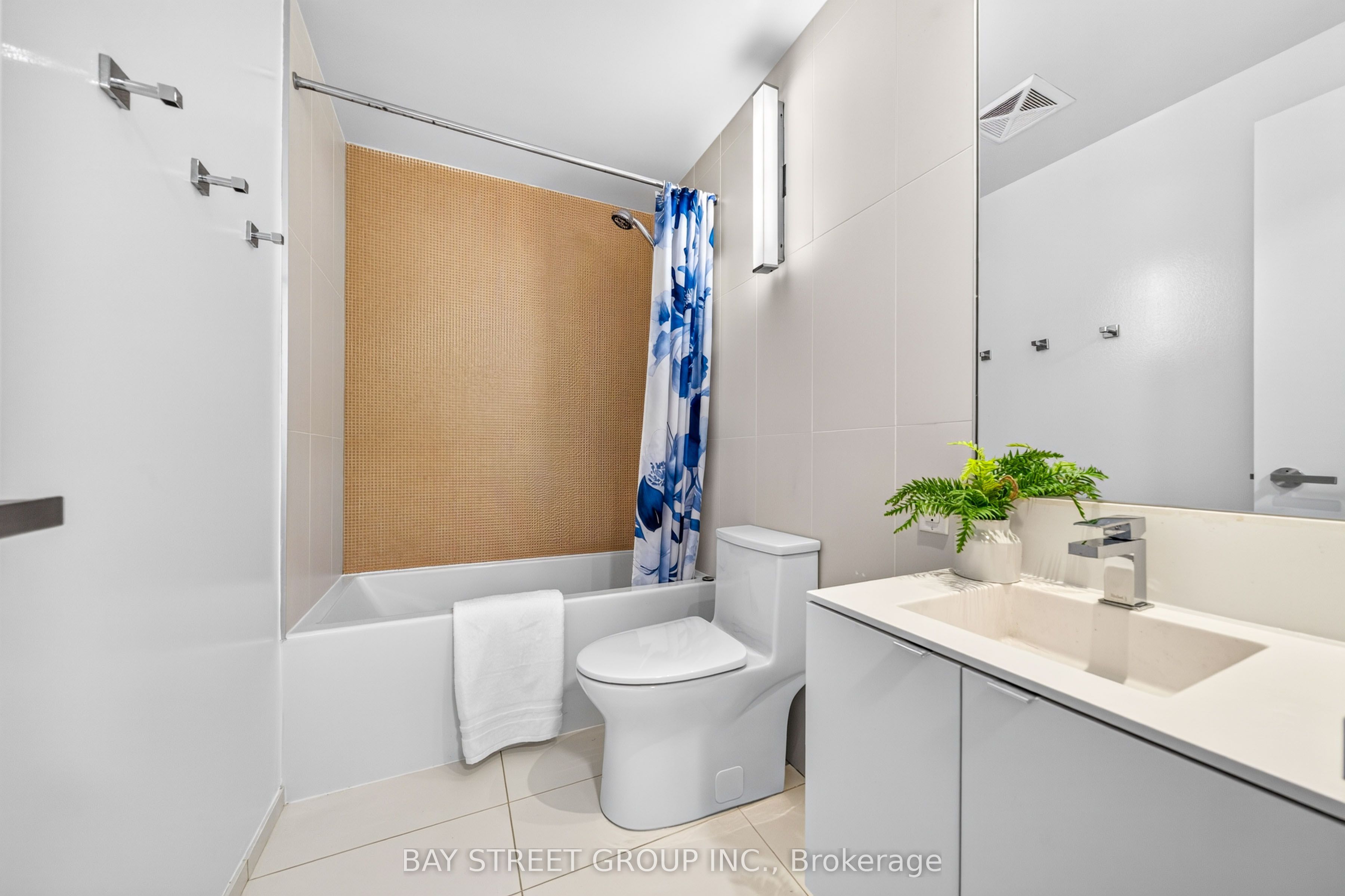 125 Peter Street 1803 Property Photo 5