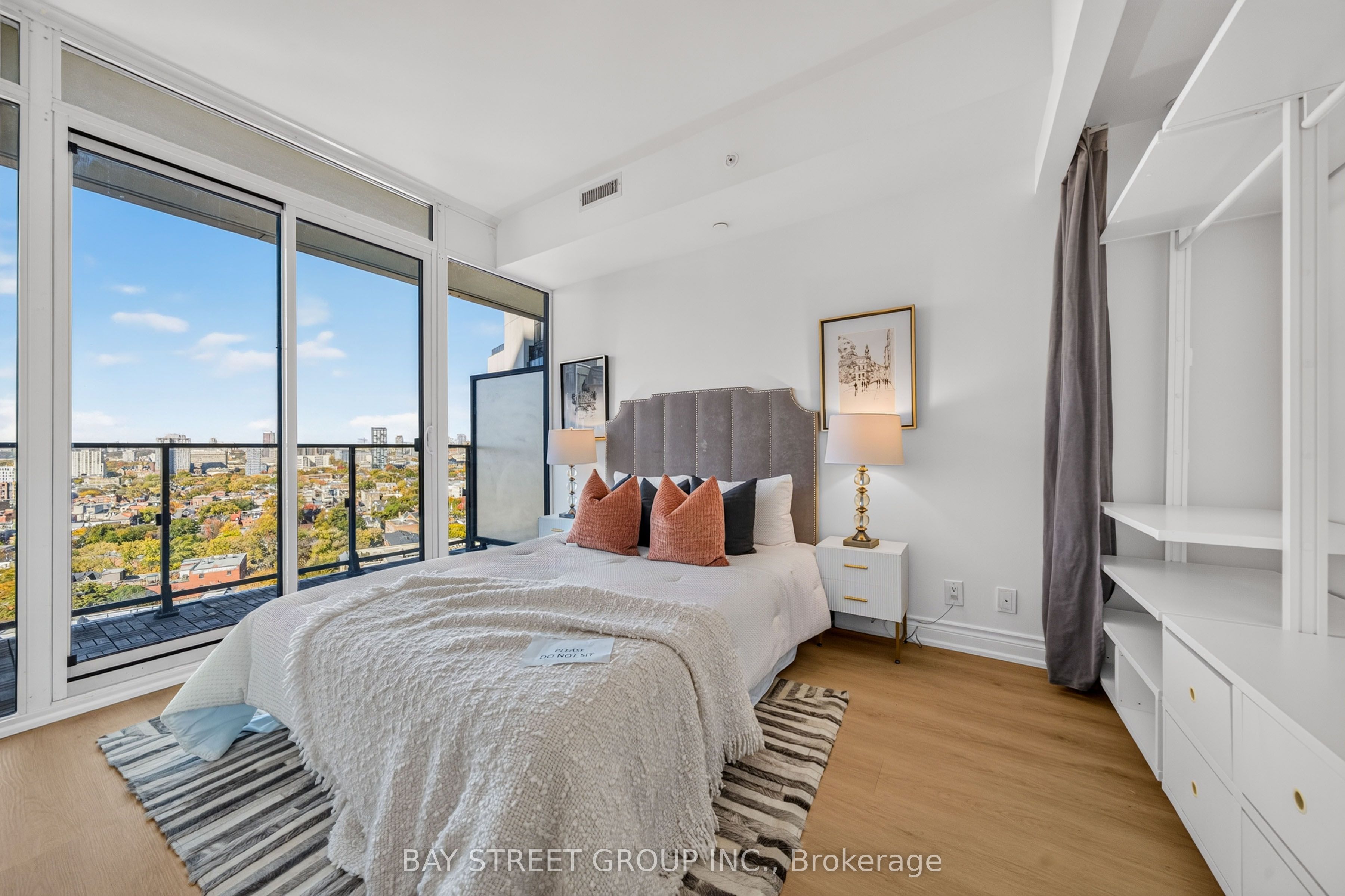 125 Peter Street 1803 Property Photo 9