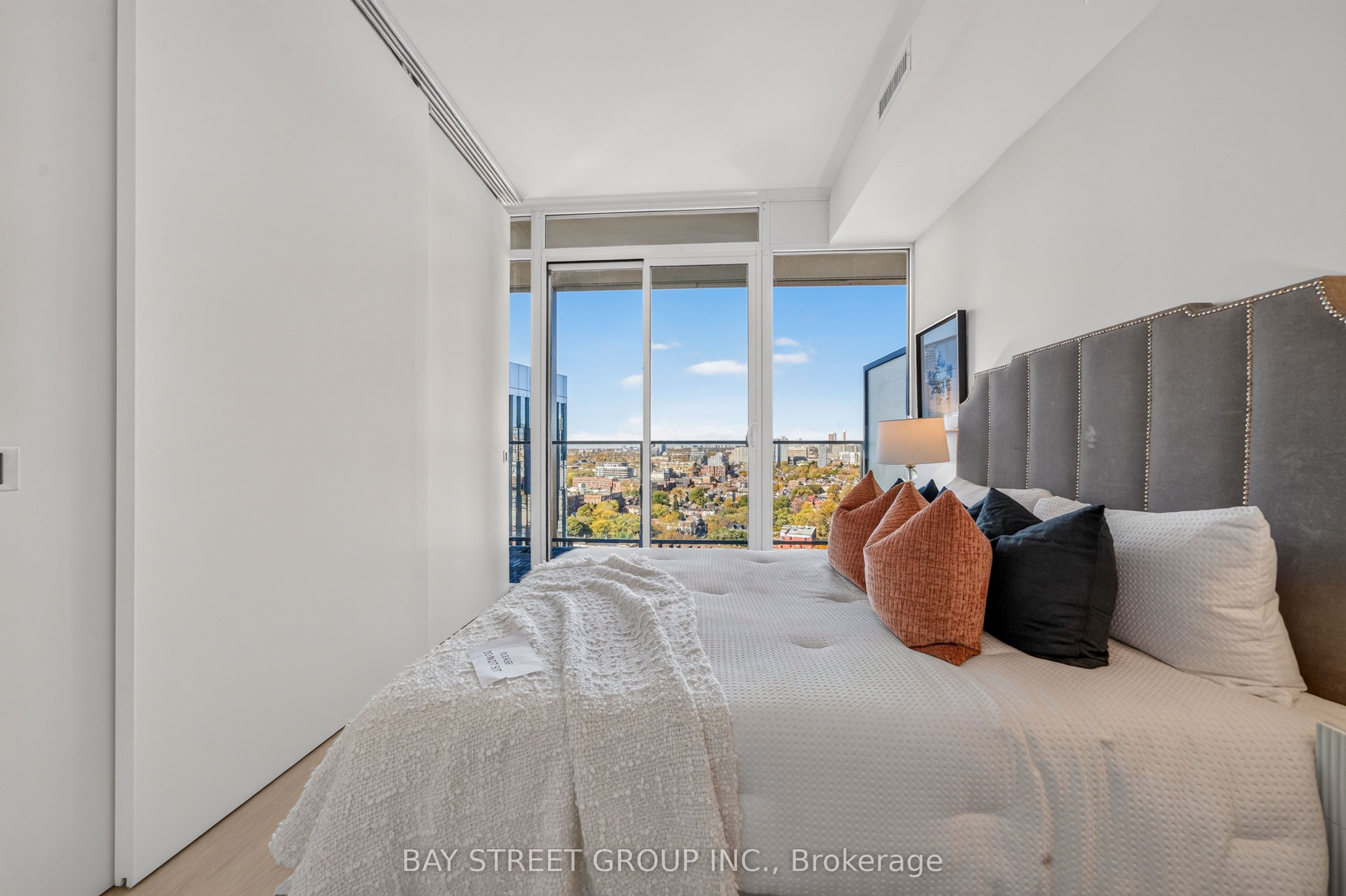 125 Peter Street 1803 Property Photo 10