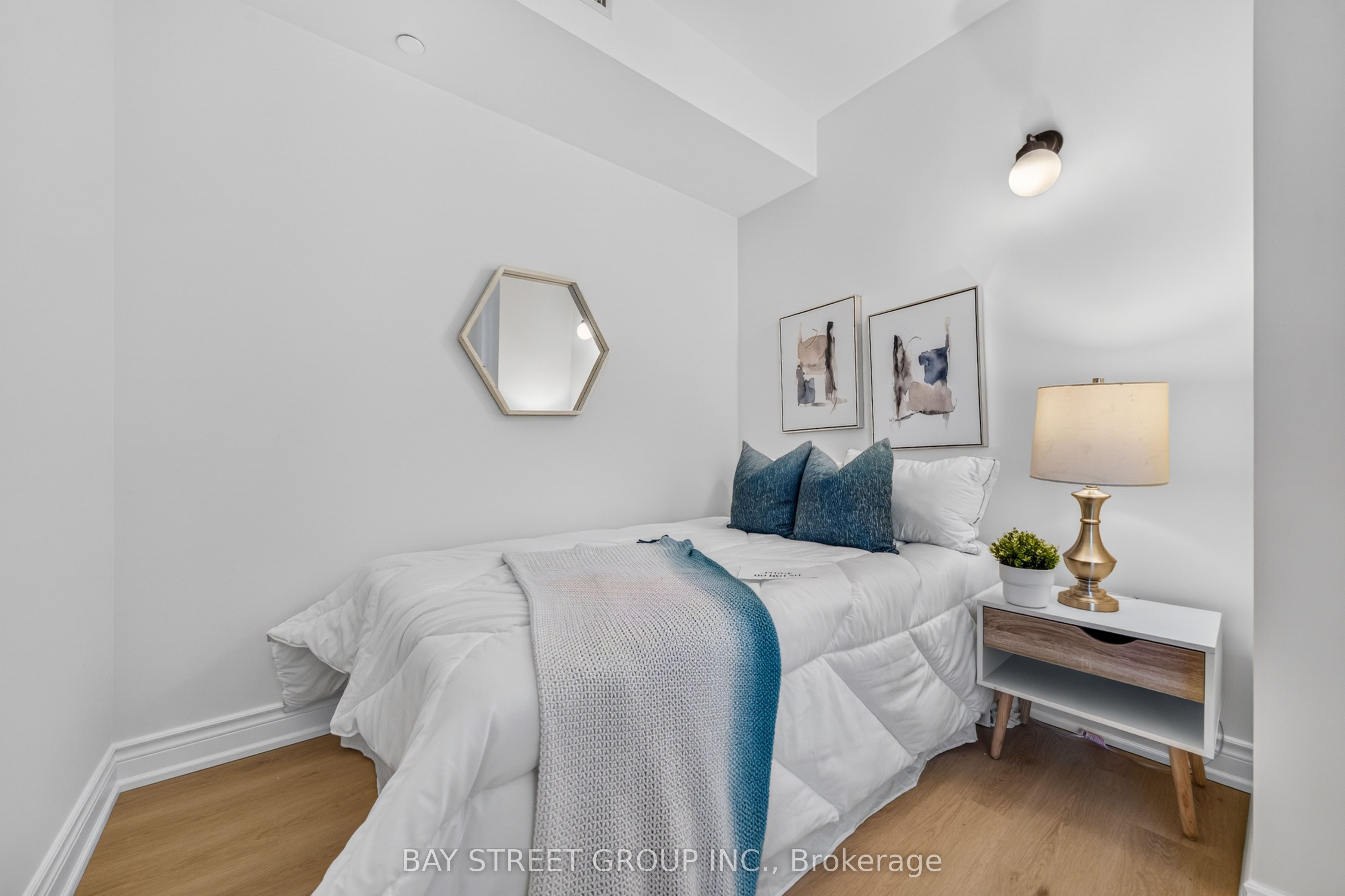 125 Peter Street 1803 Property Photo 12