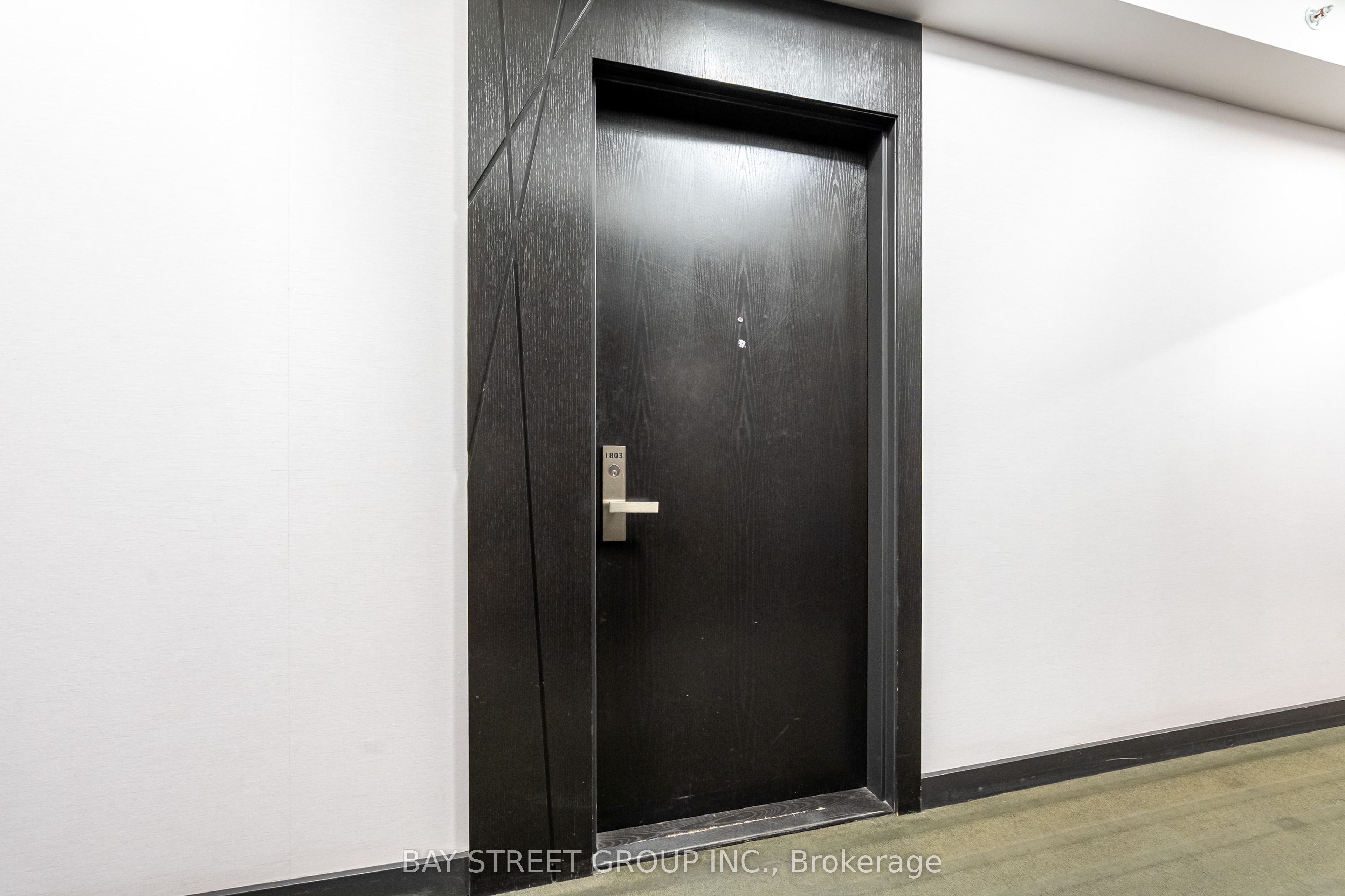 125 Peter Street 1803 Property Photo 20