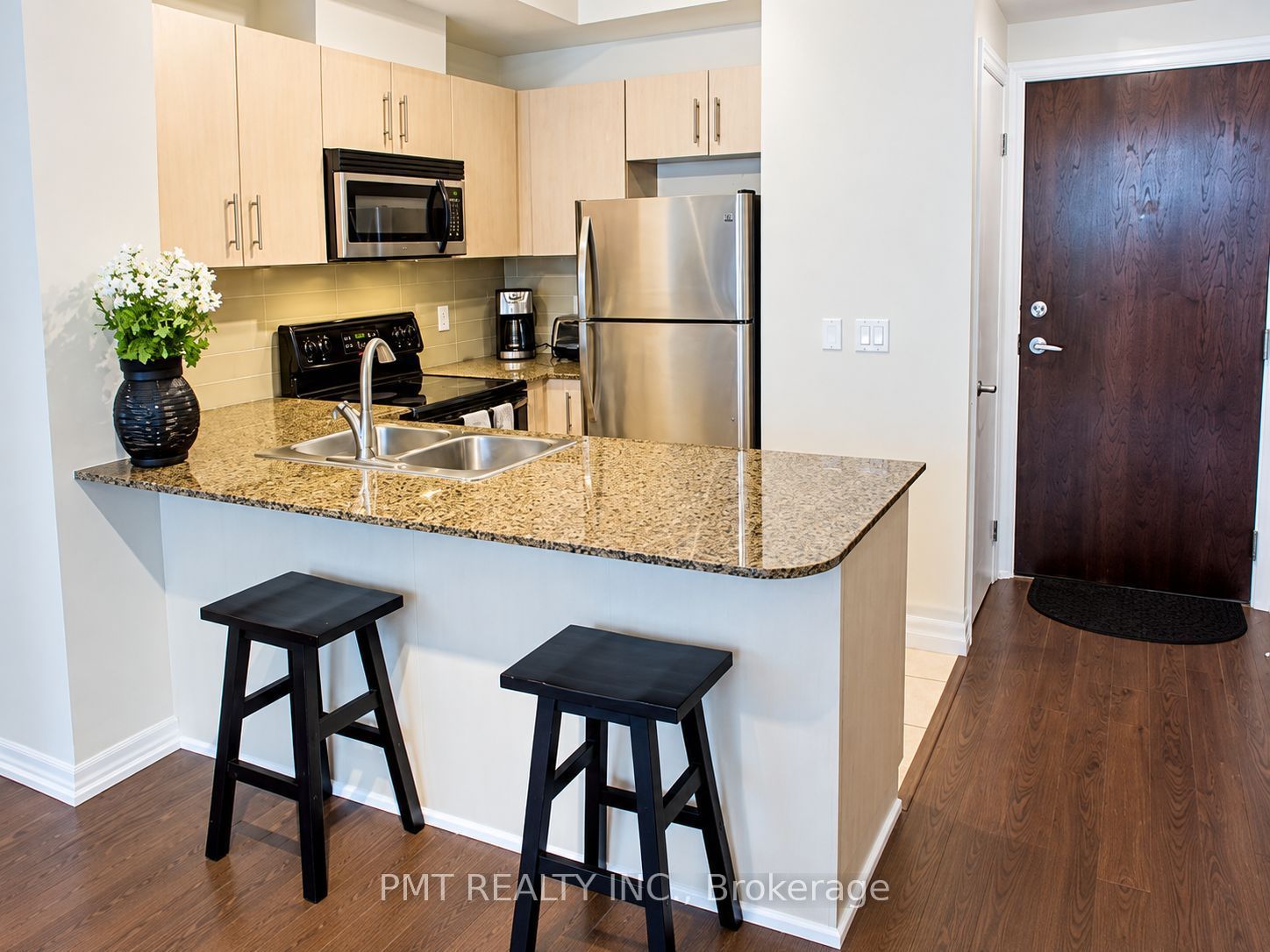 12 Yonge Street 408 Property Photo 4