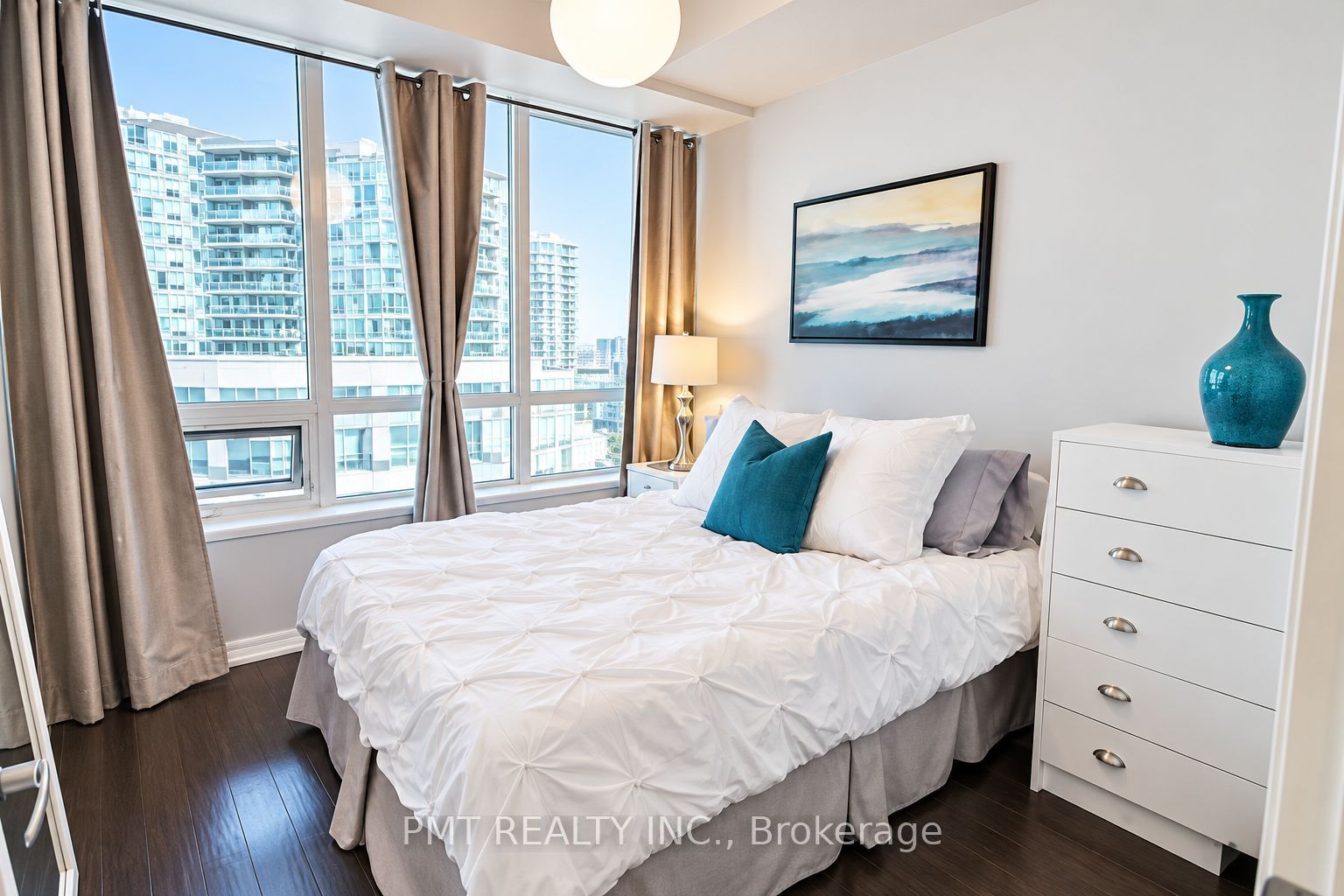 12 Yonge Street 408 Property Photo 8