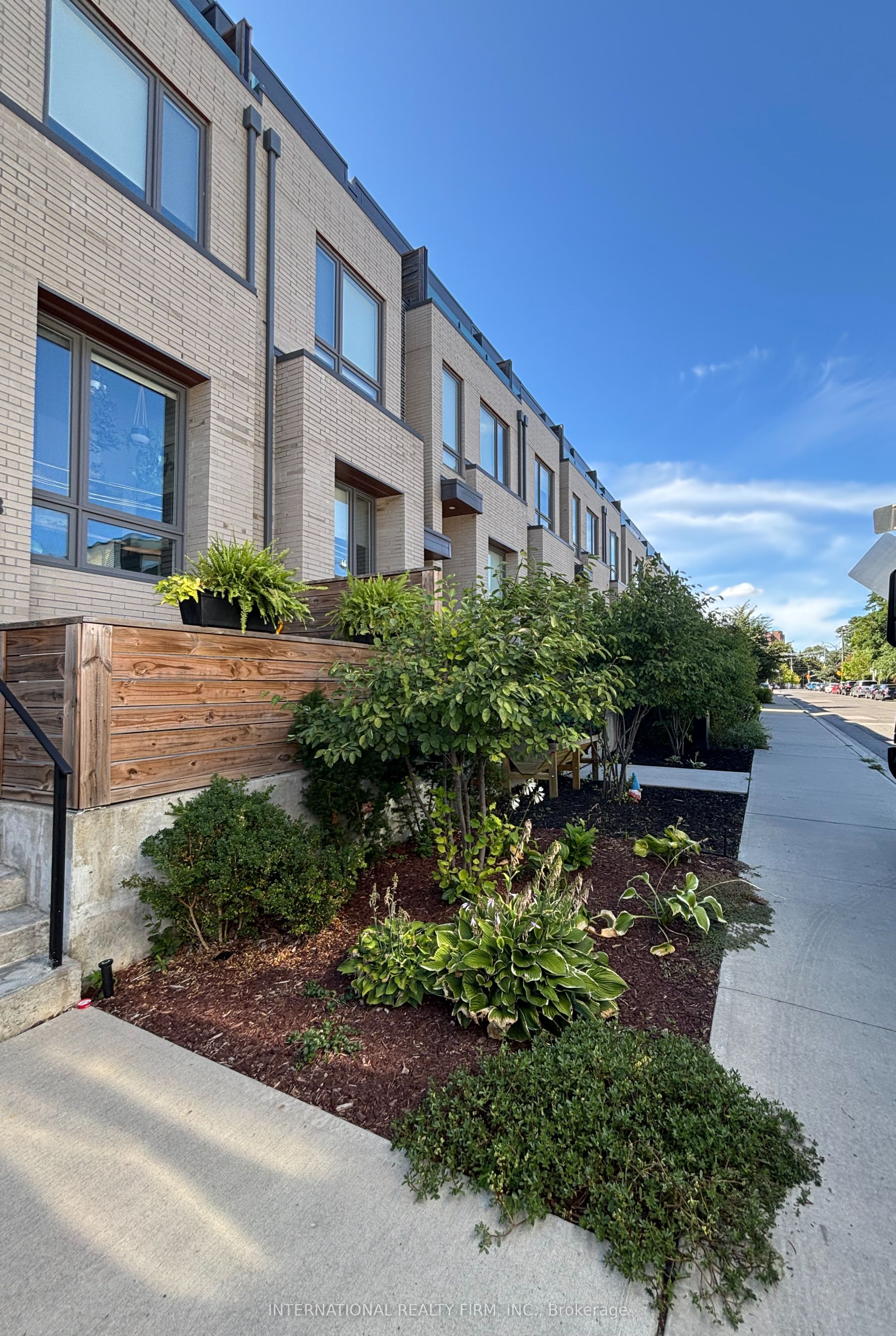 48 Perth Avenue Property Photo 1