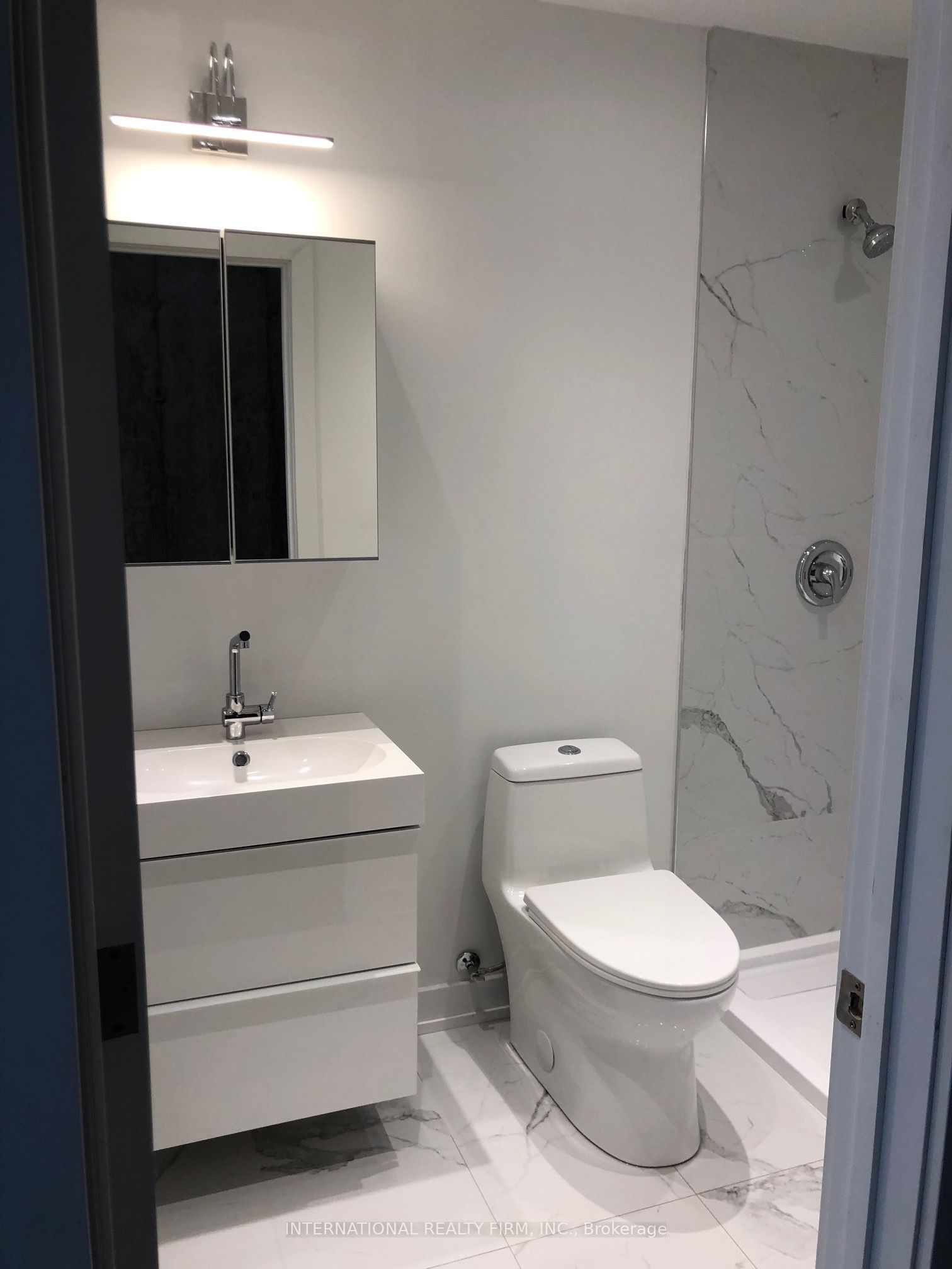 48 Perth Avenue Property Photo 6