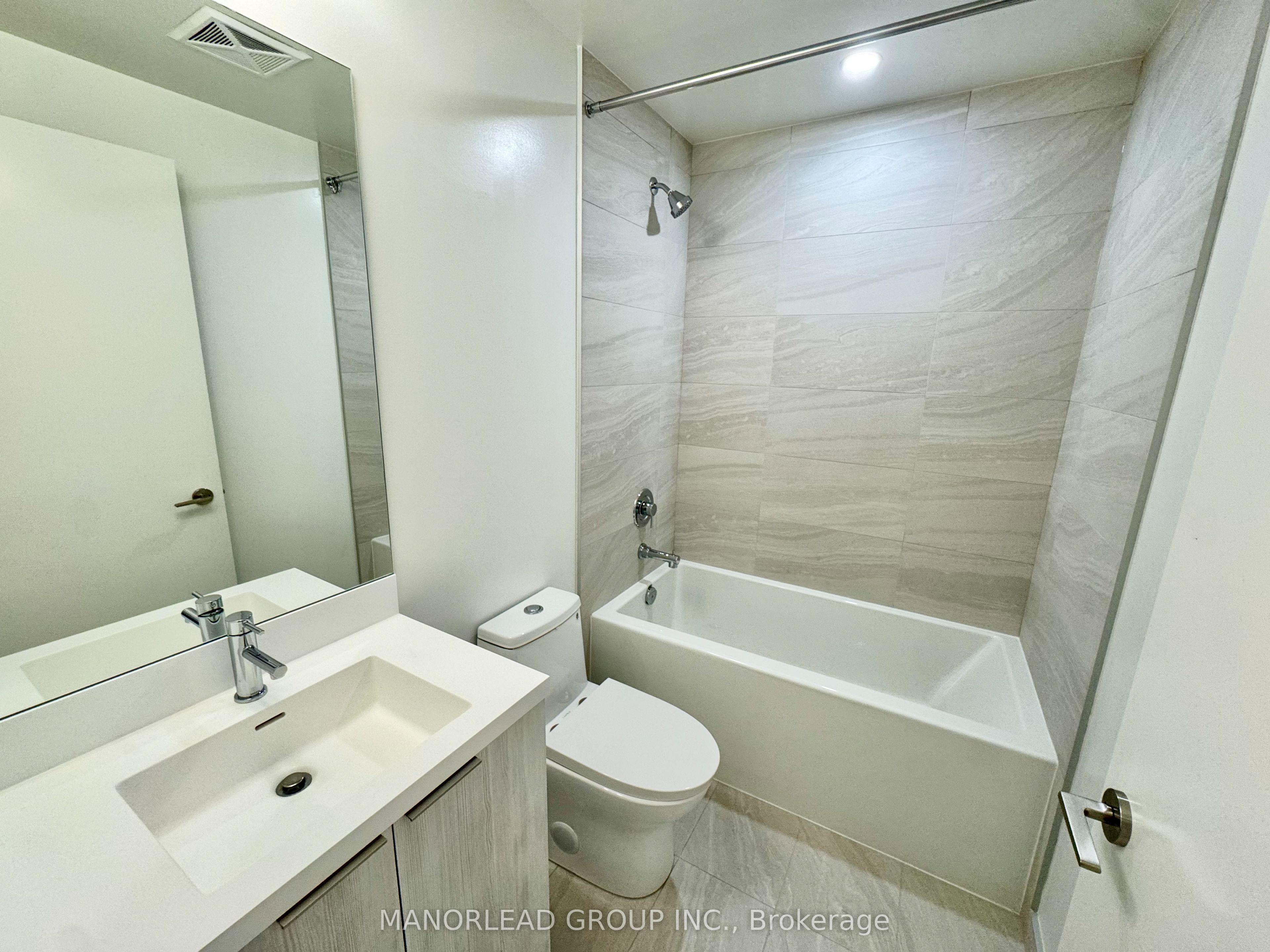 400 King Street W 3016 Property Photo 6