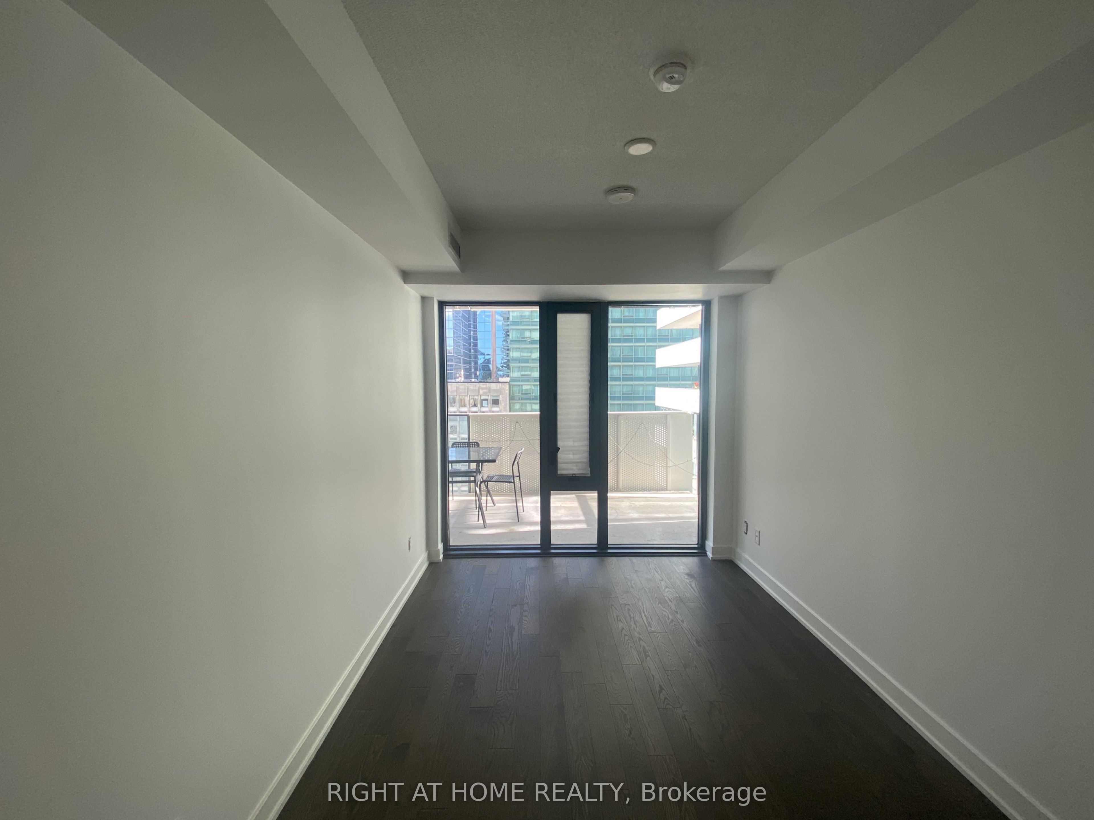 25 Richmond Street E 6 Property Photo 8