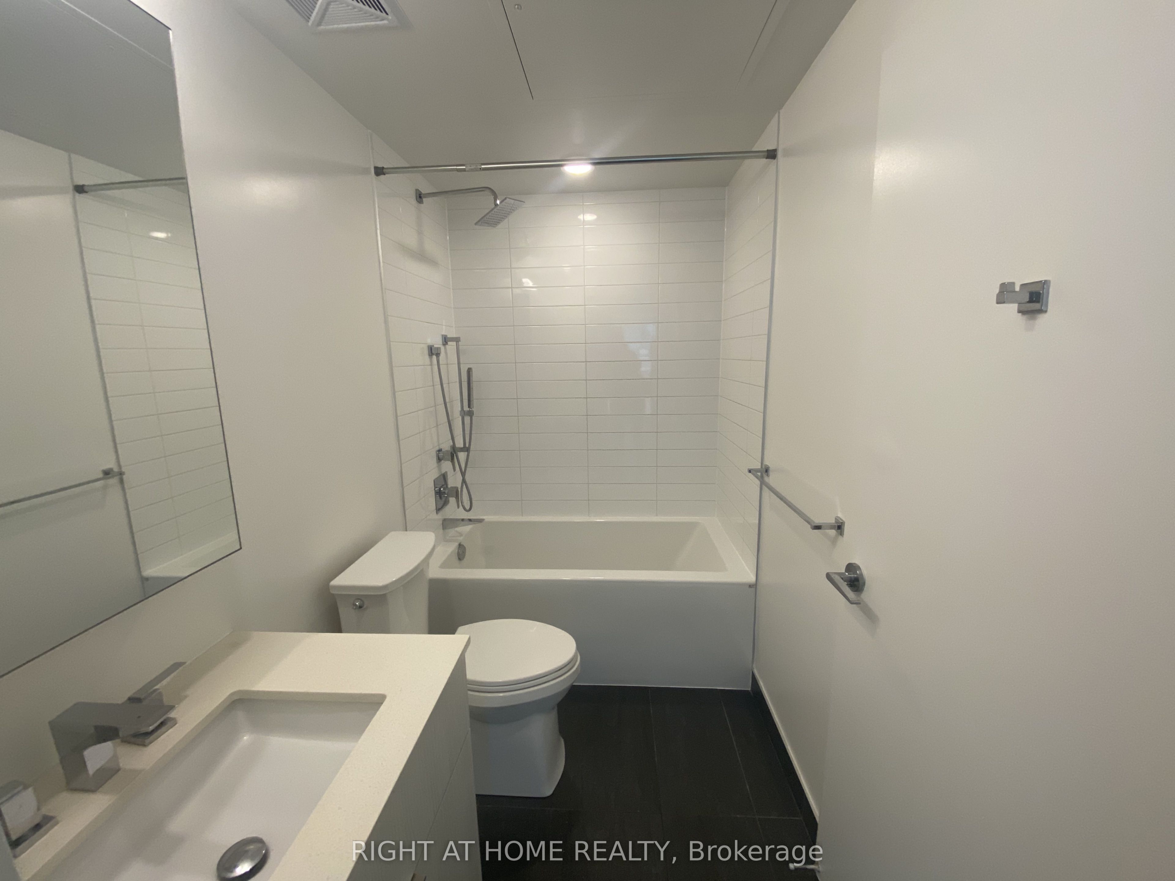 25 Richmond Street E 6 Property Photo 11
